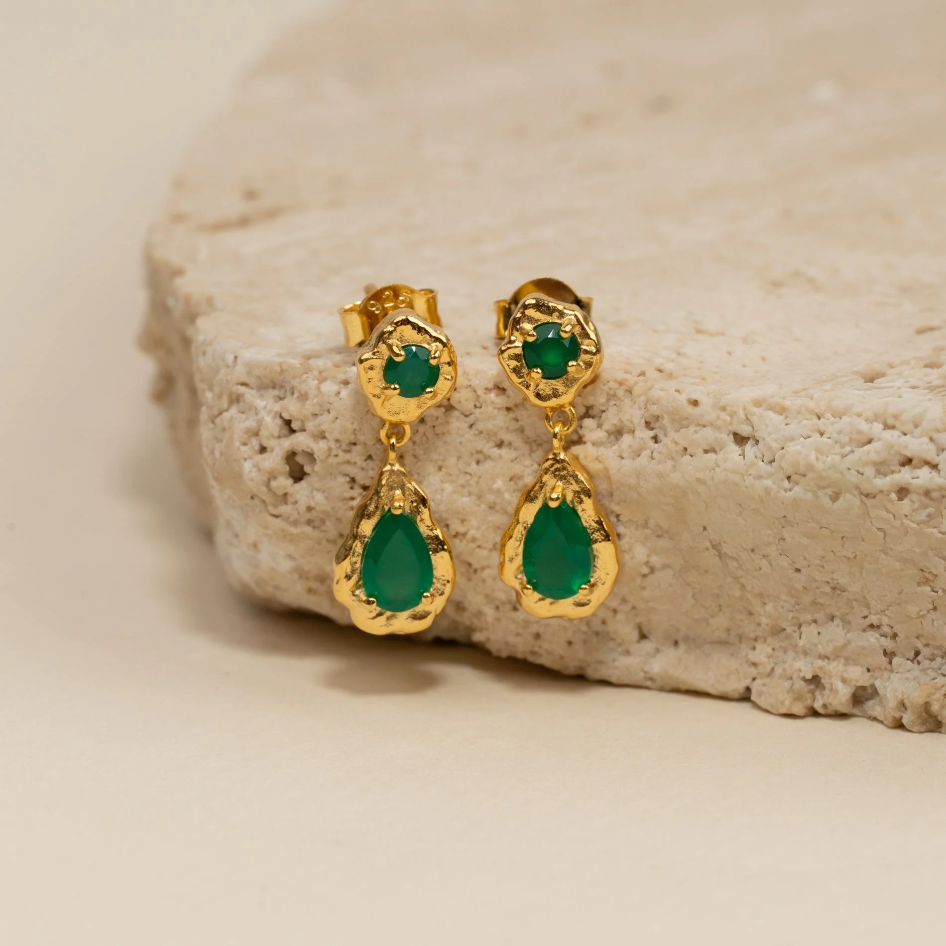 EMILIA GREEN AGATE GOLDEN DROP EARRING - Image 3