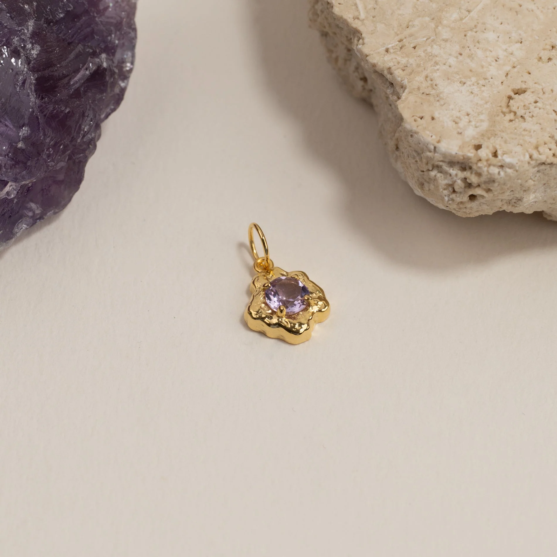 EMILIA GOLDEN PENDANT - Image 3