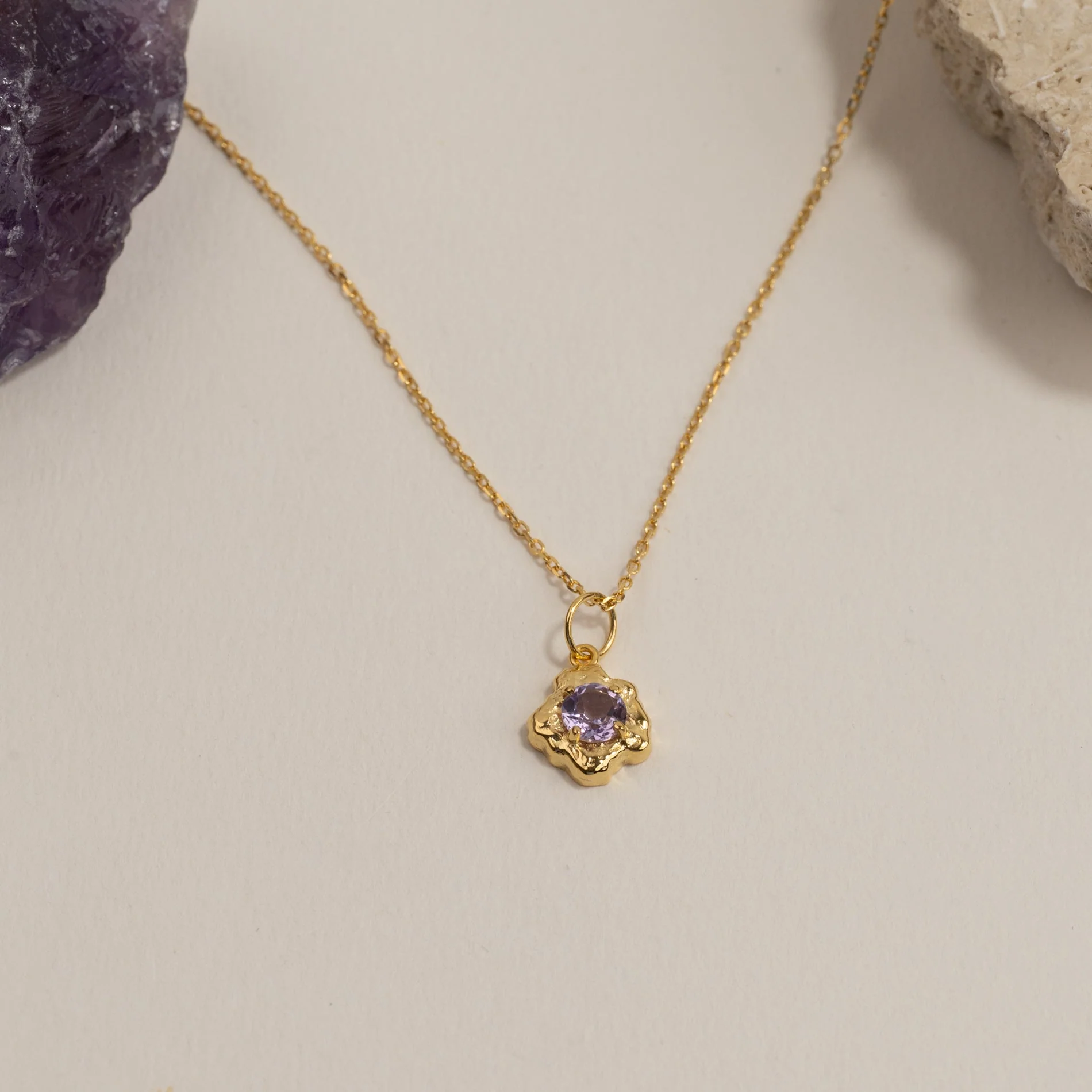 EMILIA PURPLE AMETHYST GOLDEN PENDANT - Image 3