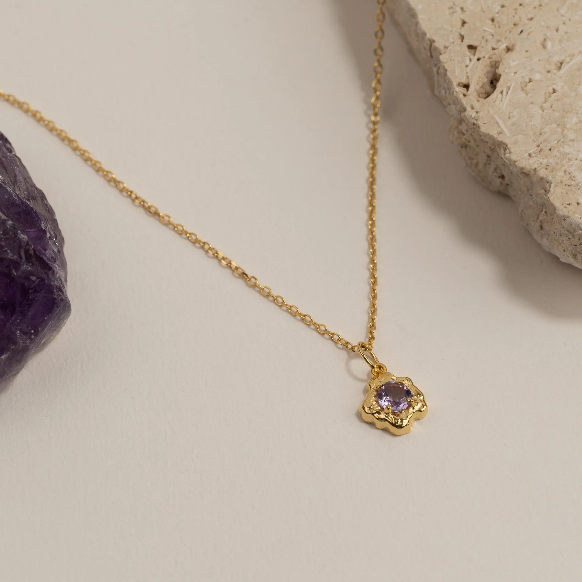 EMILIA PURPLE AMETHYST GOLDEN PENDANT - Image 5