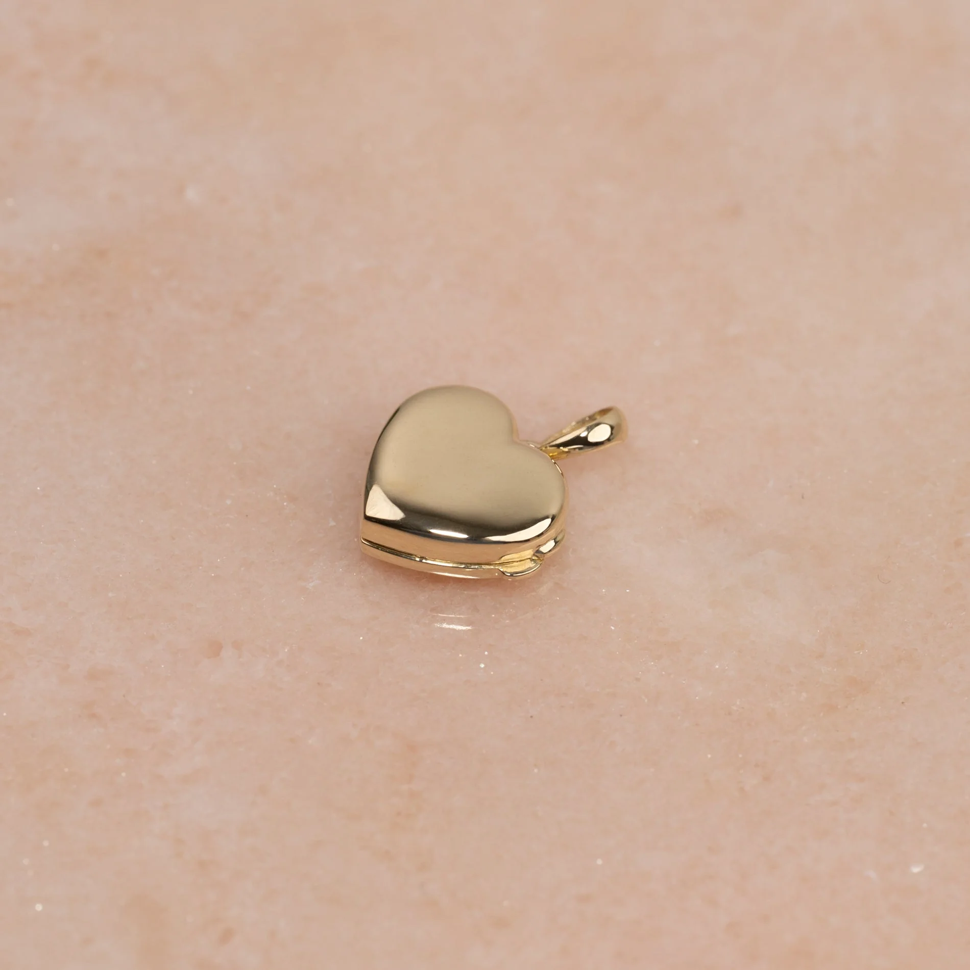 ENGRAVABLE HEART SOLID GOLD MEDALLION - Image 3