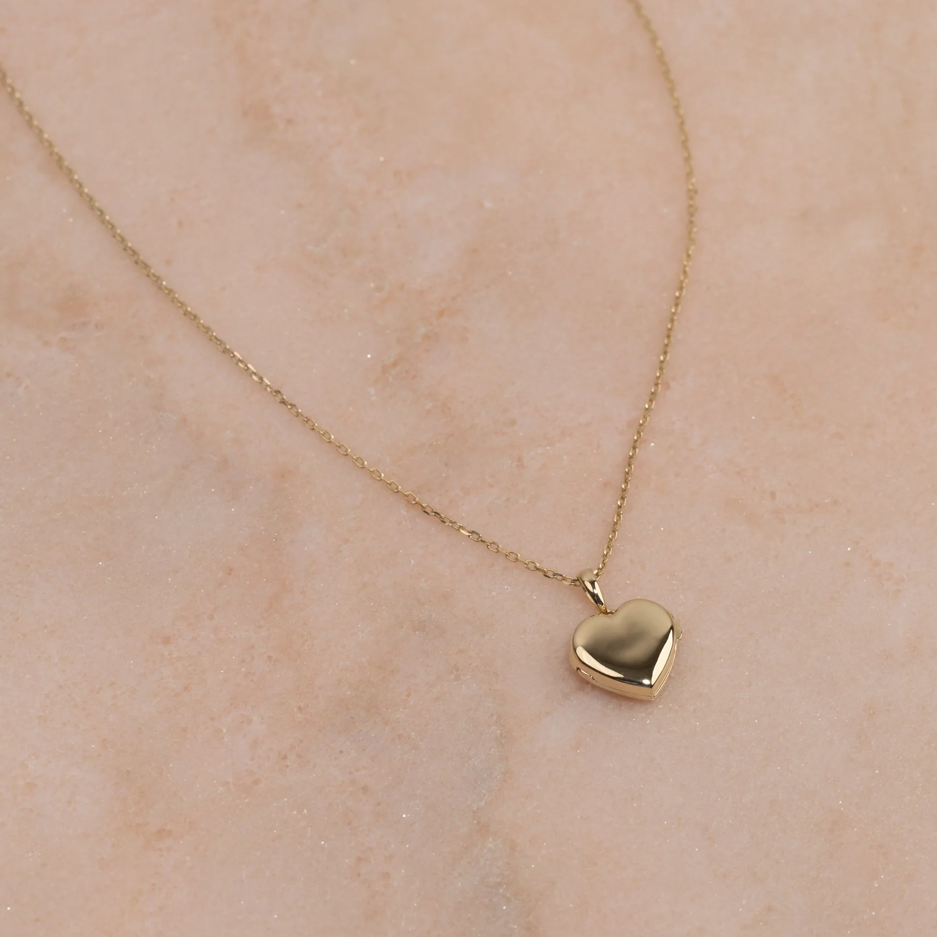 ENGRAVABLE HEART SOLID GOLD MEDALLION - Image 6