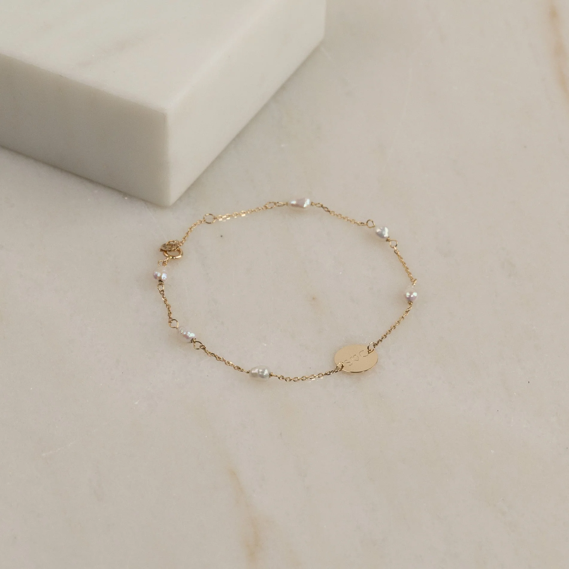 ENGRAVABLE PLATE PEARL SOLID GOLD BRACELET