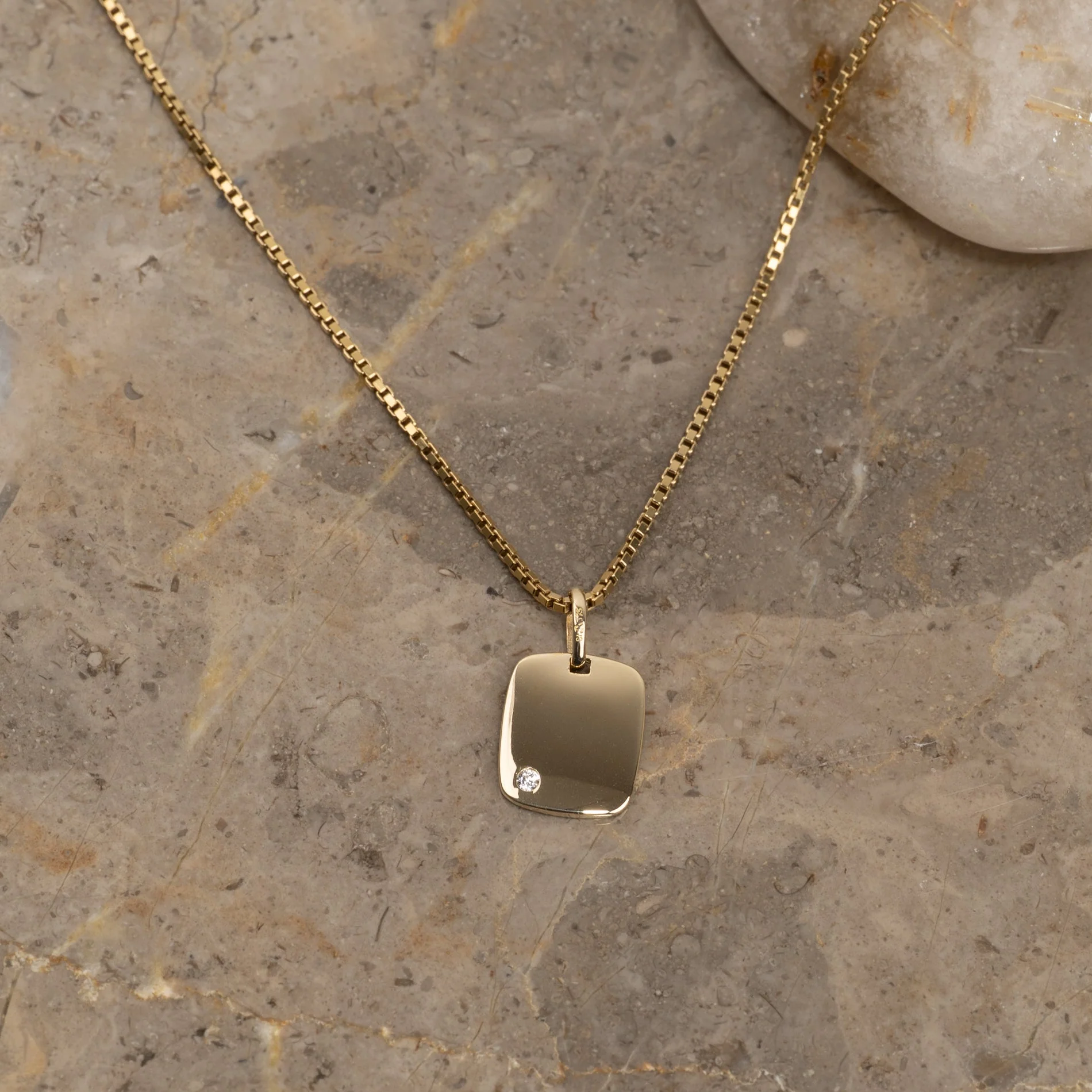 ENGRAVABLE RECTANGULAR CRYSTAL SOLID GOLD PENDANT - 9mm - Image 5