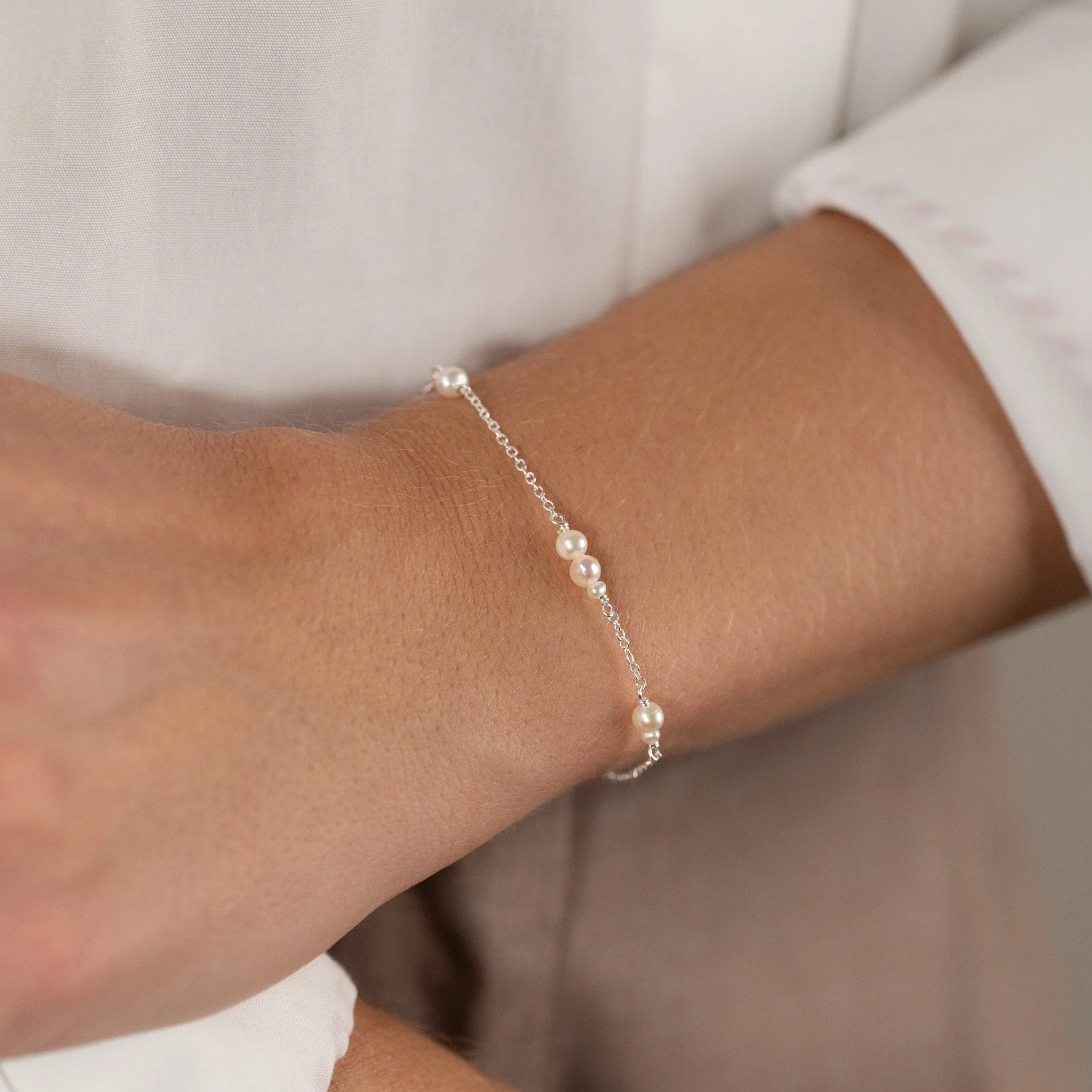 EVIE PEARL SILVER BRACELET