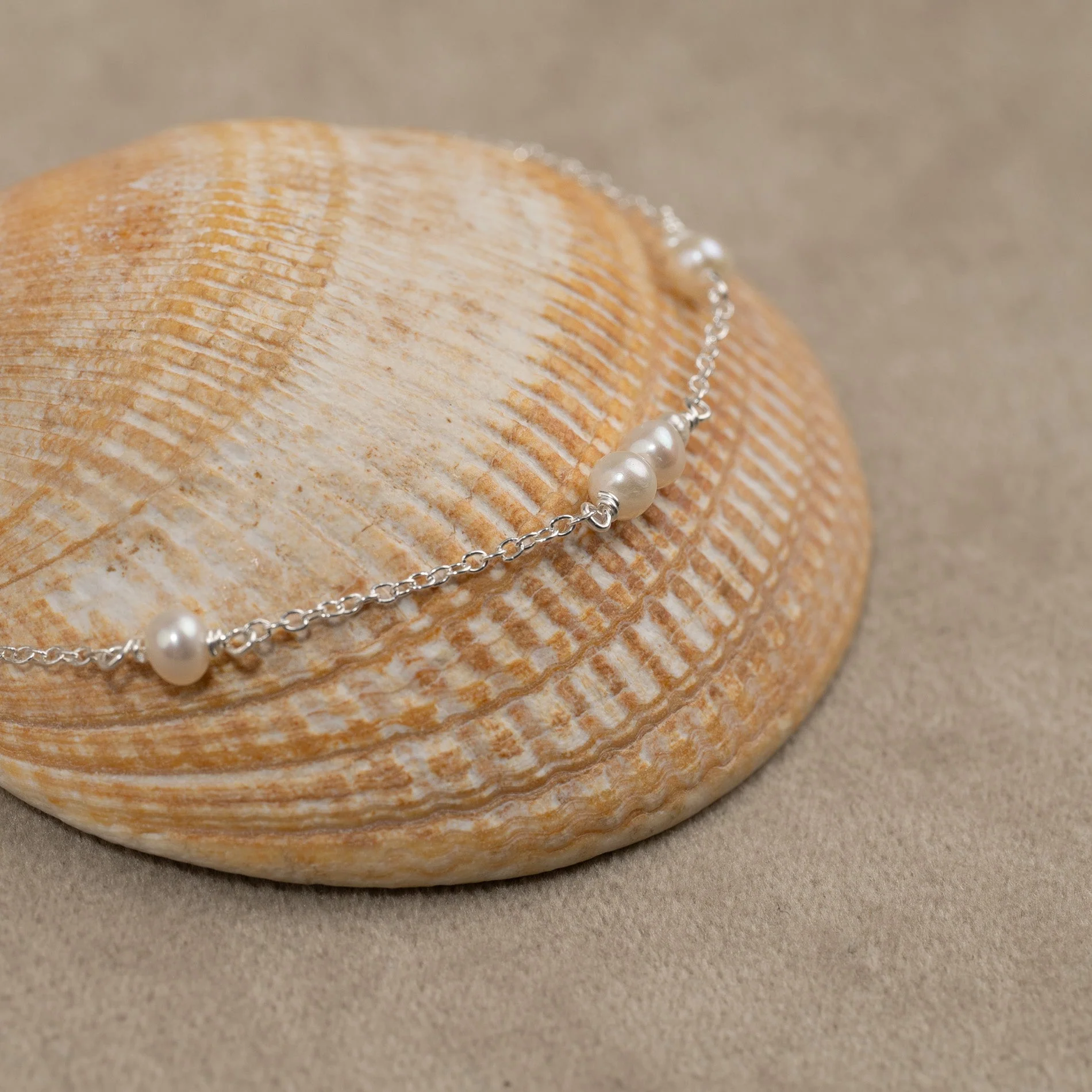 EVIE PEARL SILVER BRACELET - Image 2