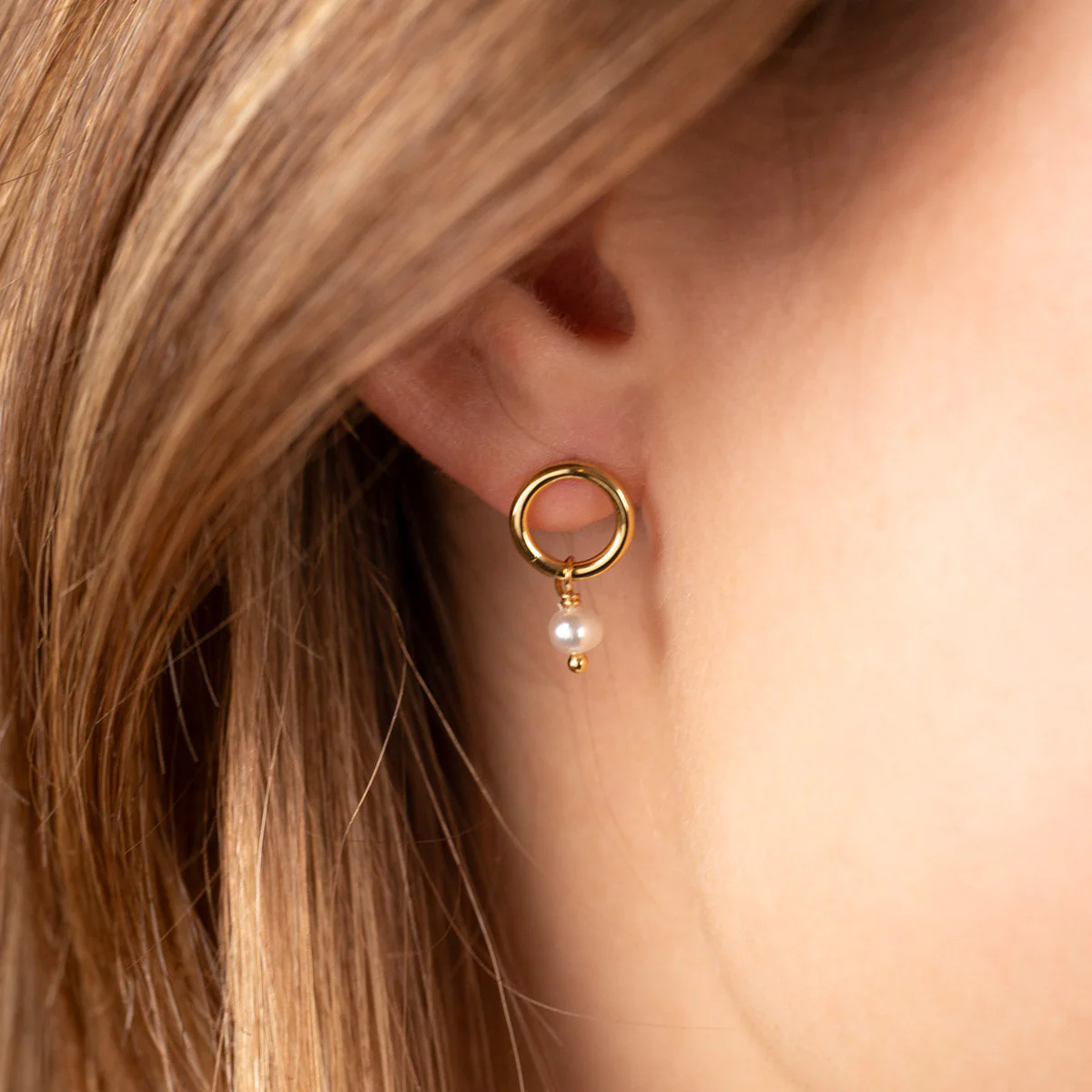 FIONA PEARL GOLDEN EARRING