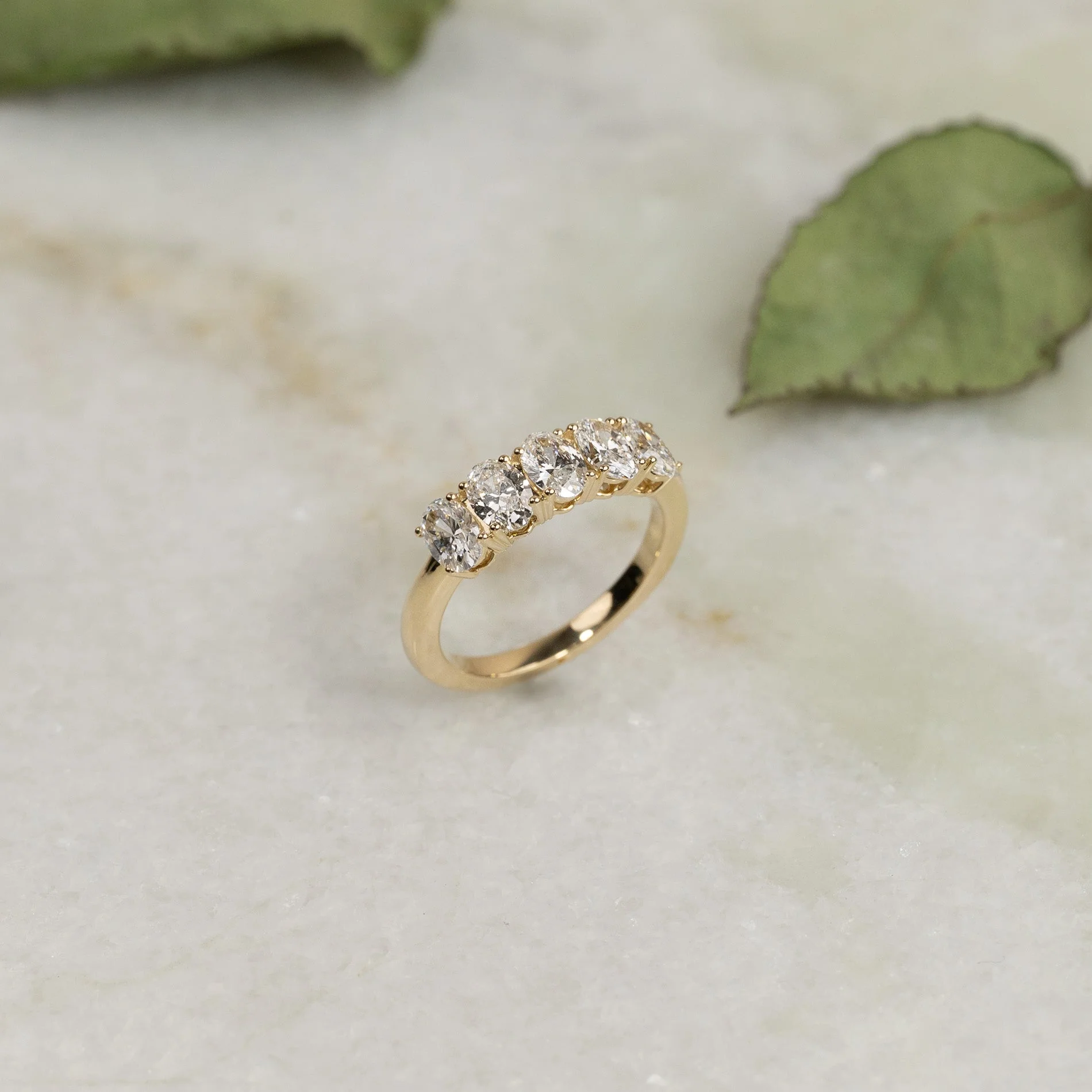 FIVE STONE OVAL-CUT LAB-DIAMOND RING - 1.5ct - YG