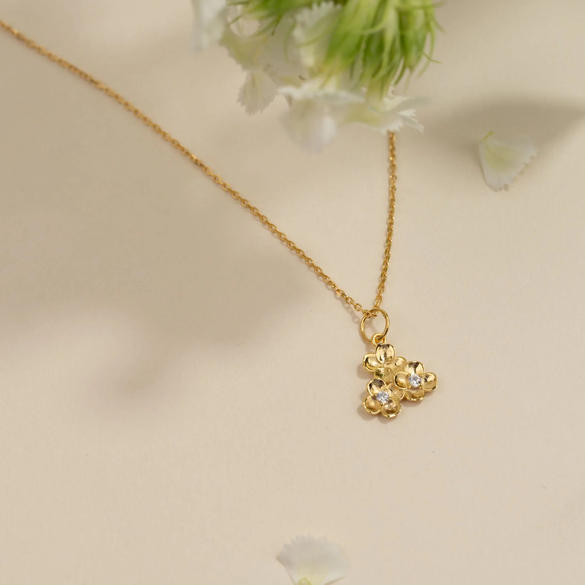 FLORA CRYSTAL GOLDEN PENDANT - Image 3
