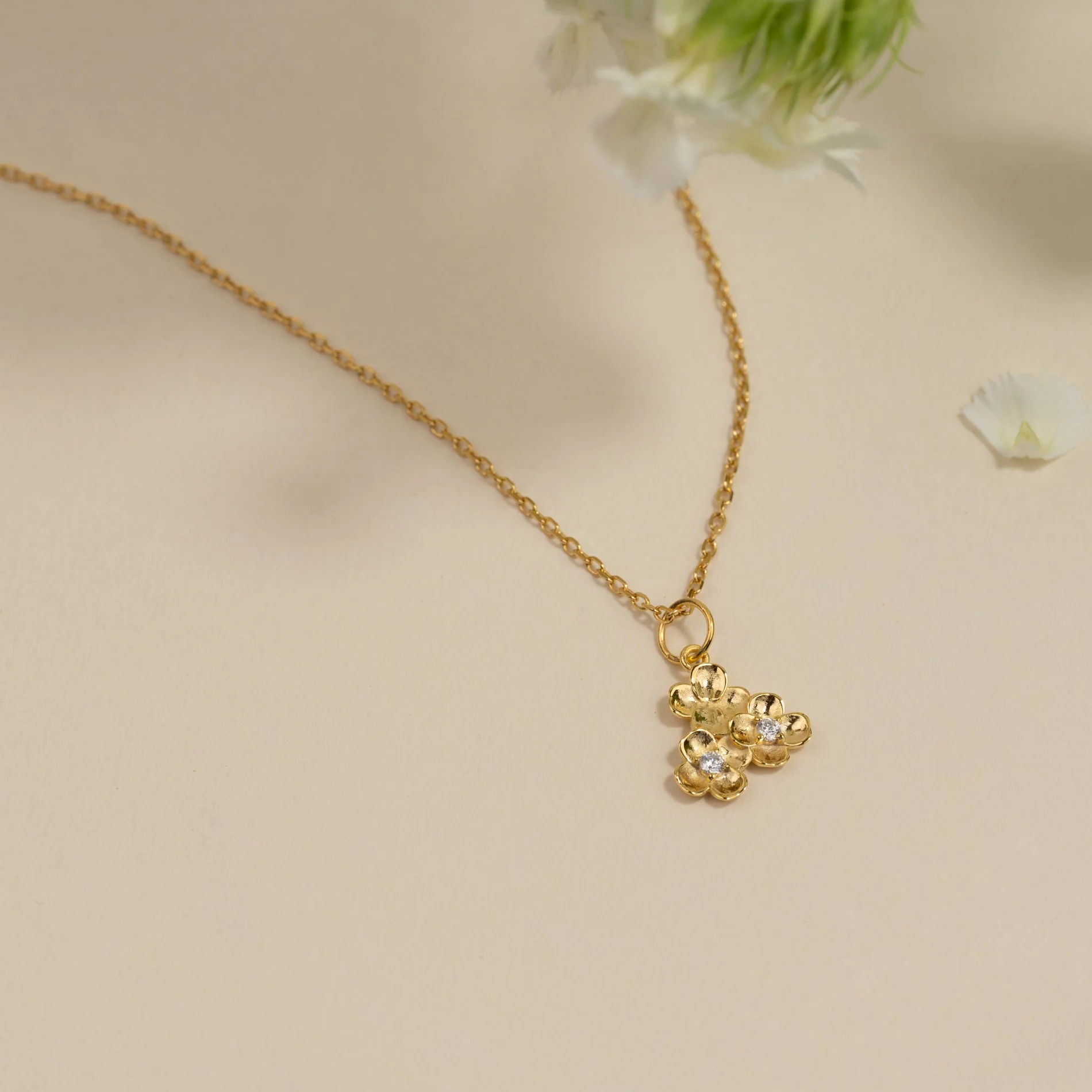 FLORA CRYSTAL GOLDEN PENDANT - Image 4