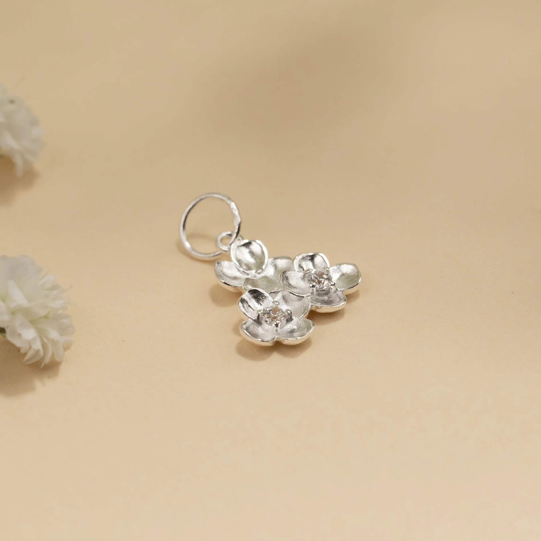 FLORA CRYSTAL PENDANT - Image 4
