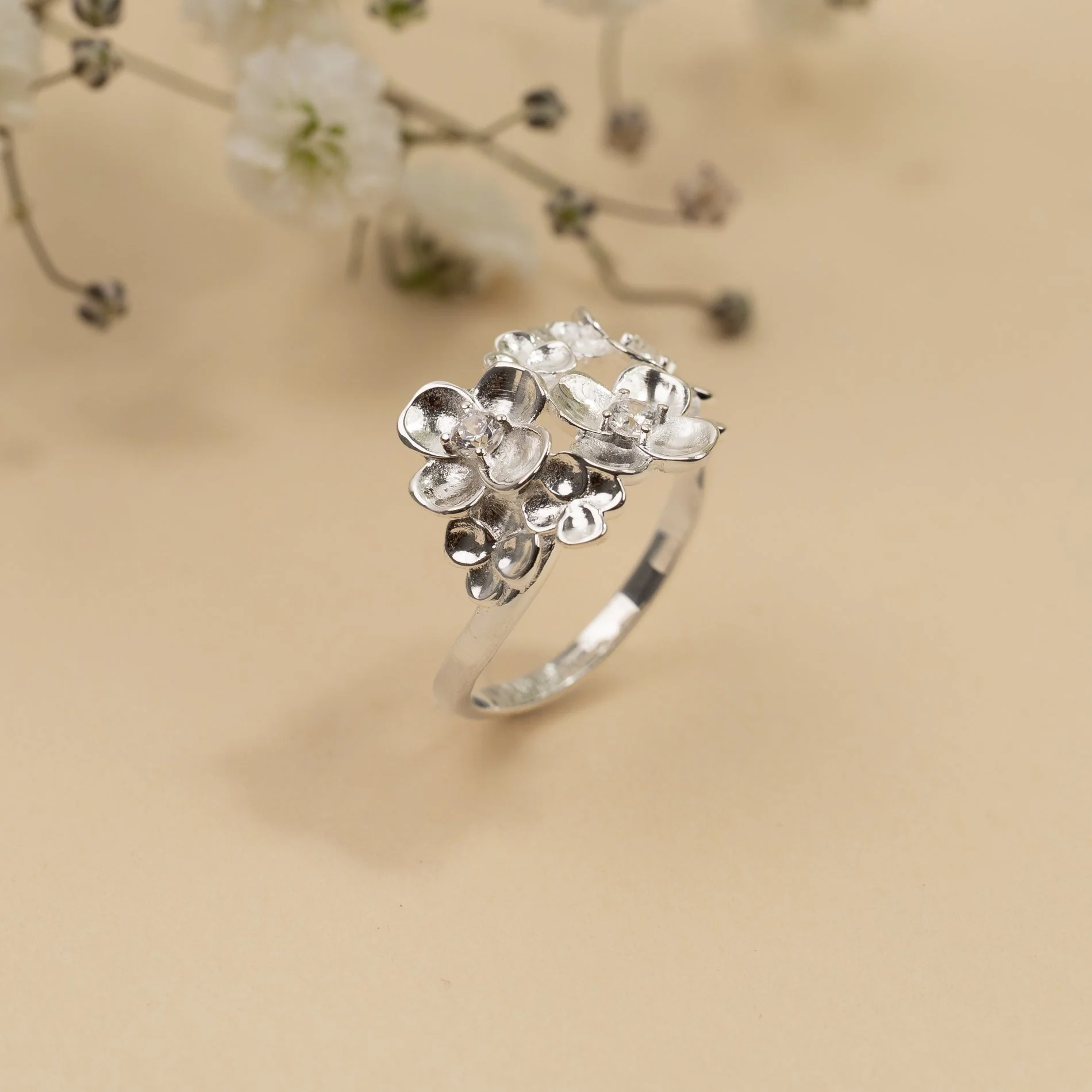 FLORA CRYSTAL SILVER CLUSTER RING - Image 3