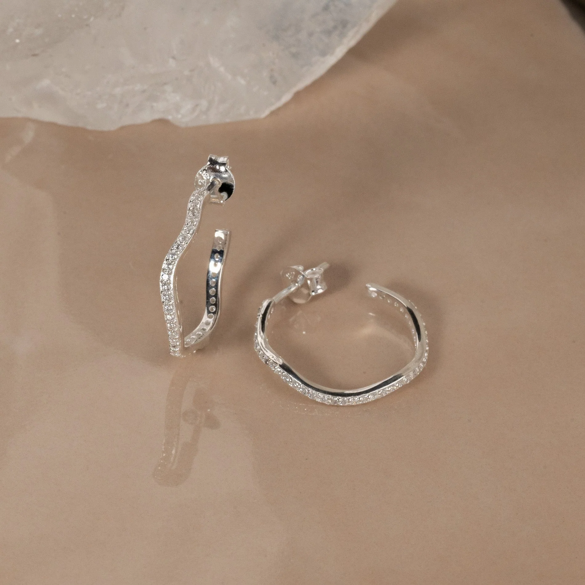 GAIA CRYSTAL SILVER CREOL EARRING