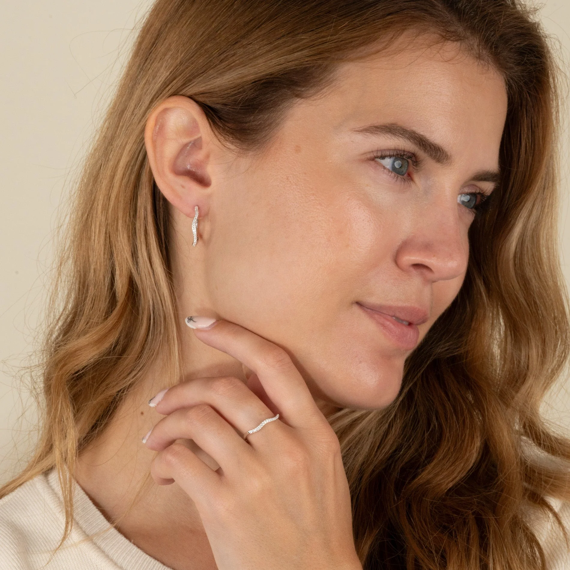 GAIA CRYSTAL SILVER CREOL EARRING - Image 5