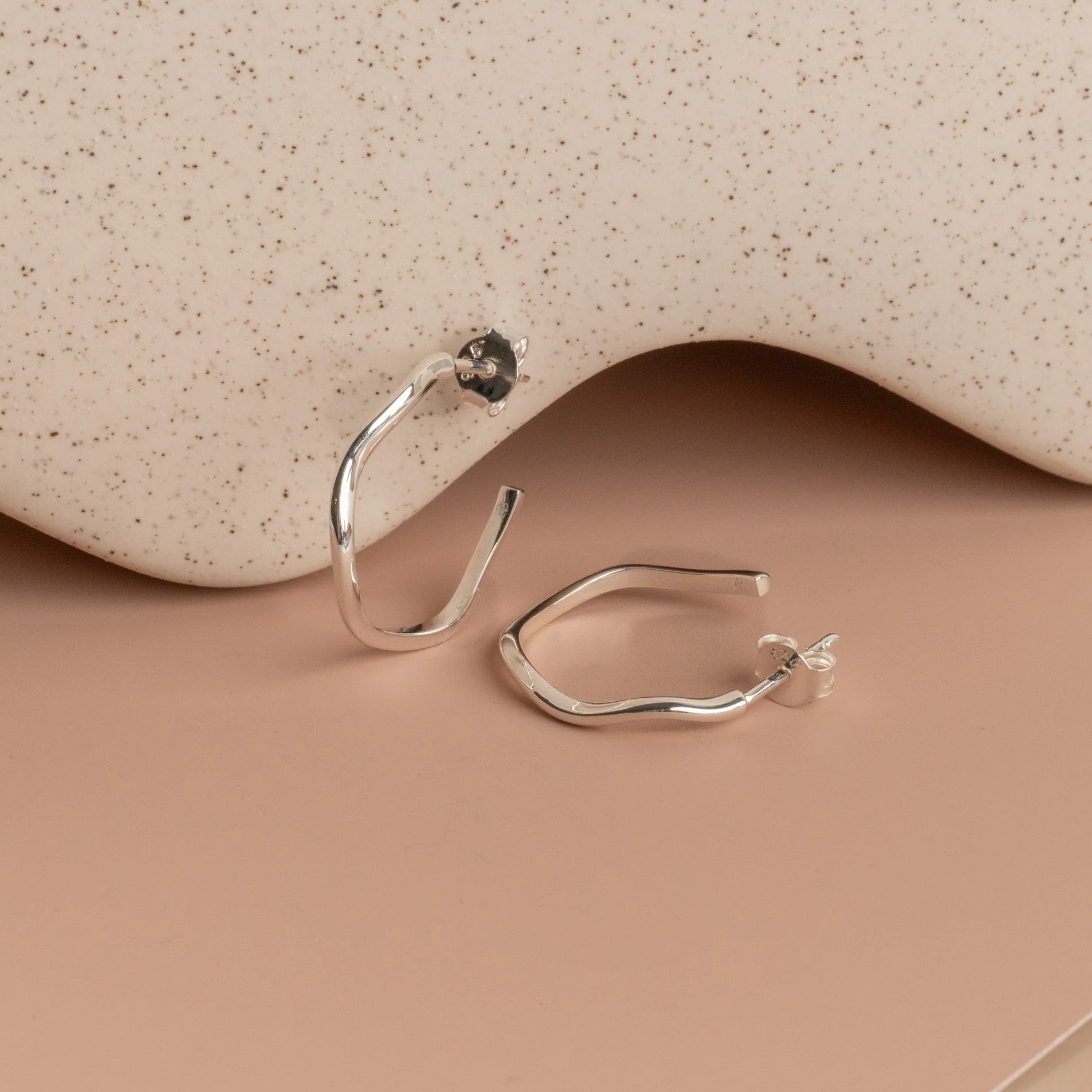 GAIA SILVER CREOL EARRING