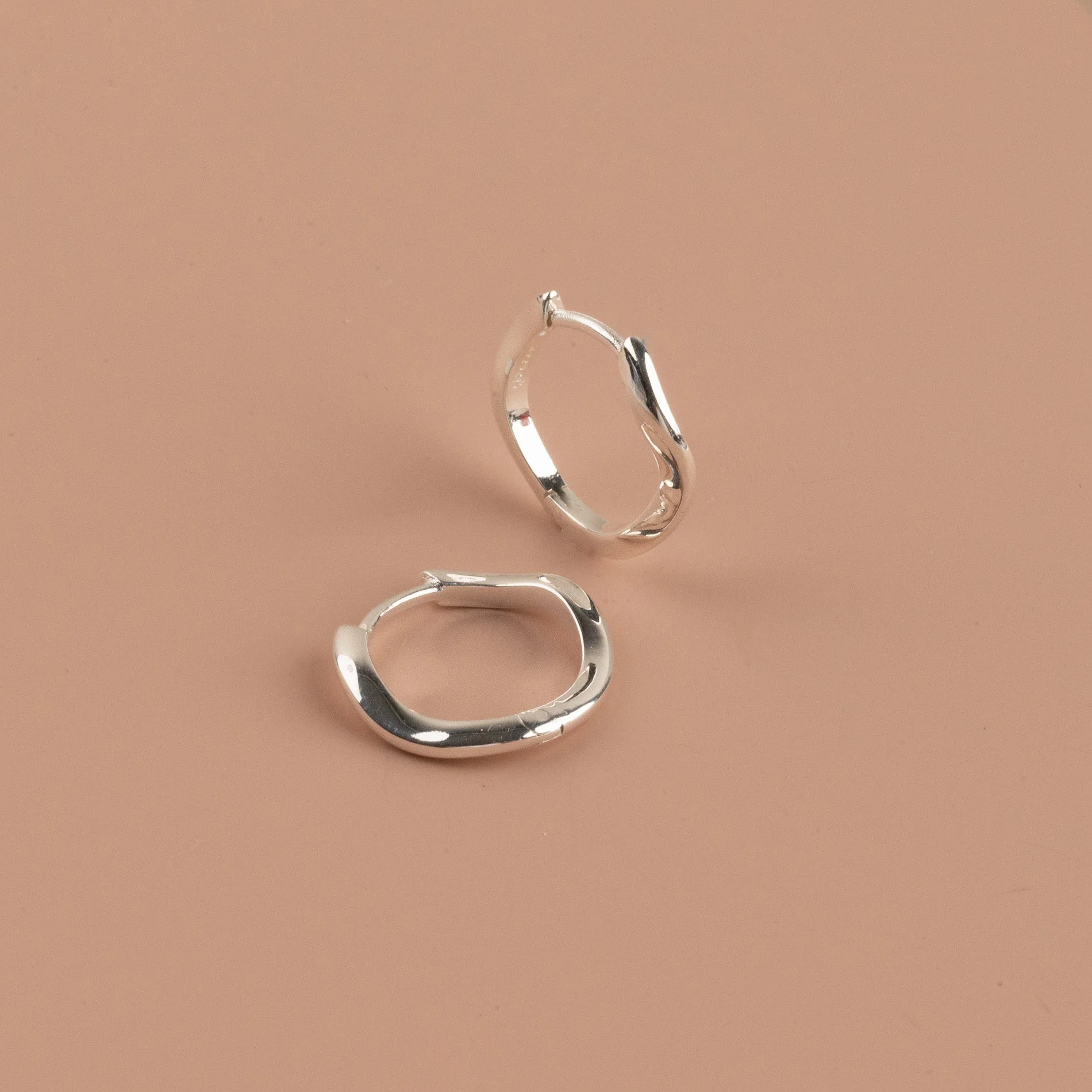 GAIA SILVER HUGGIE EARRING