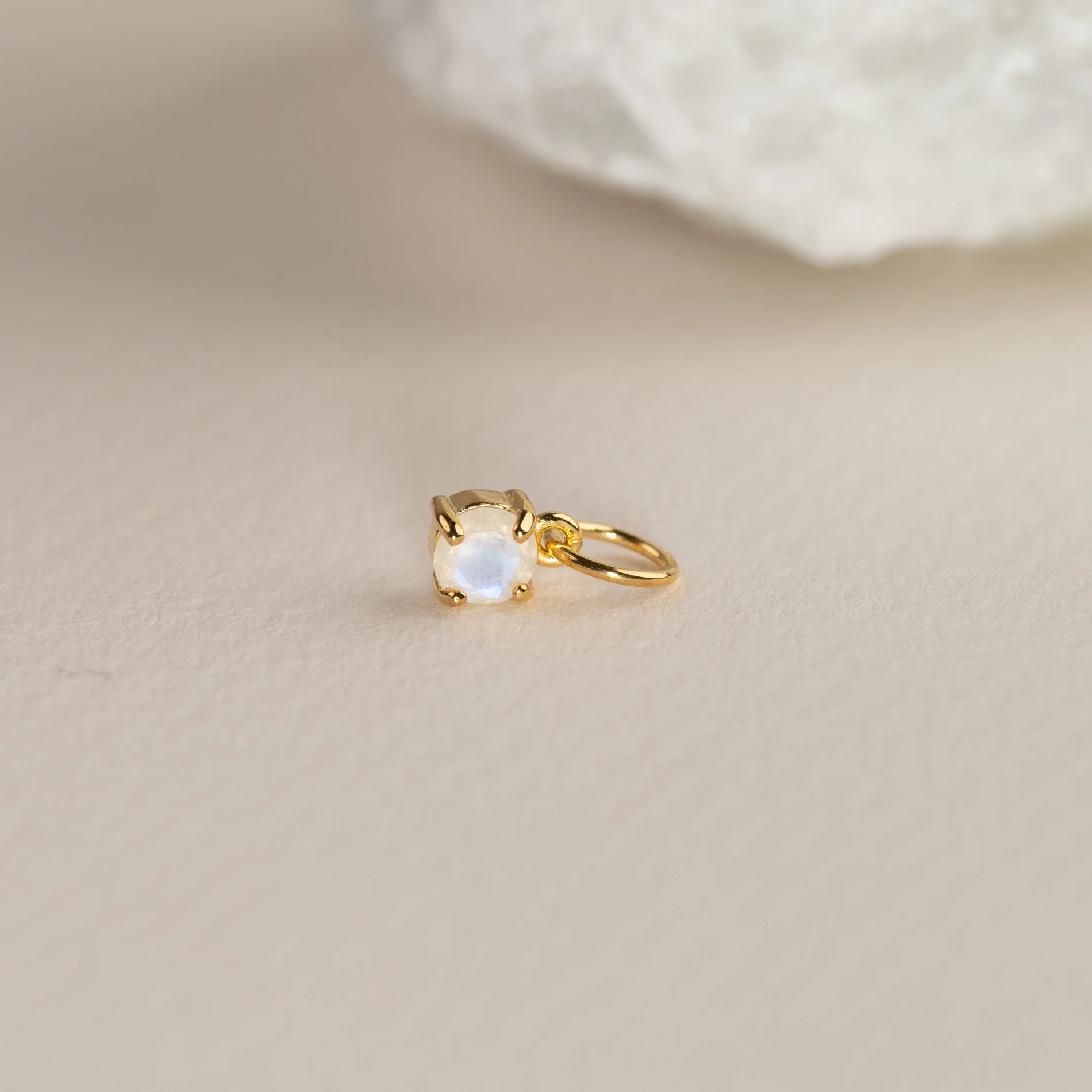 GEMMA MOONSTONE GOLDEN PENDANT