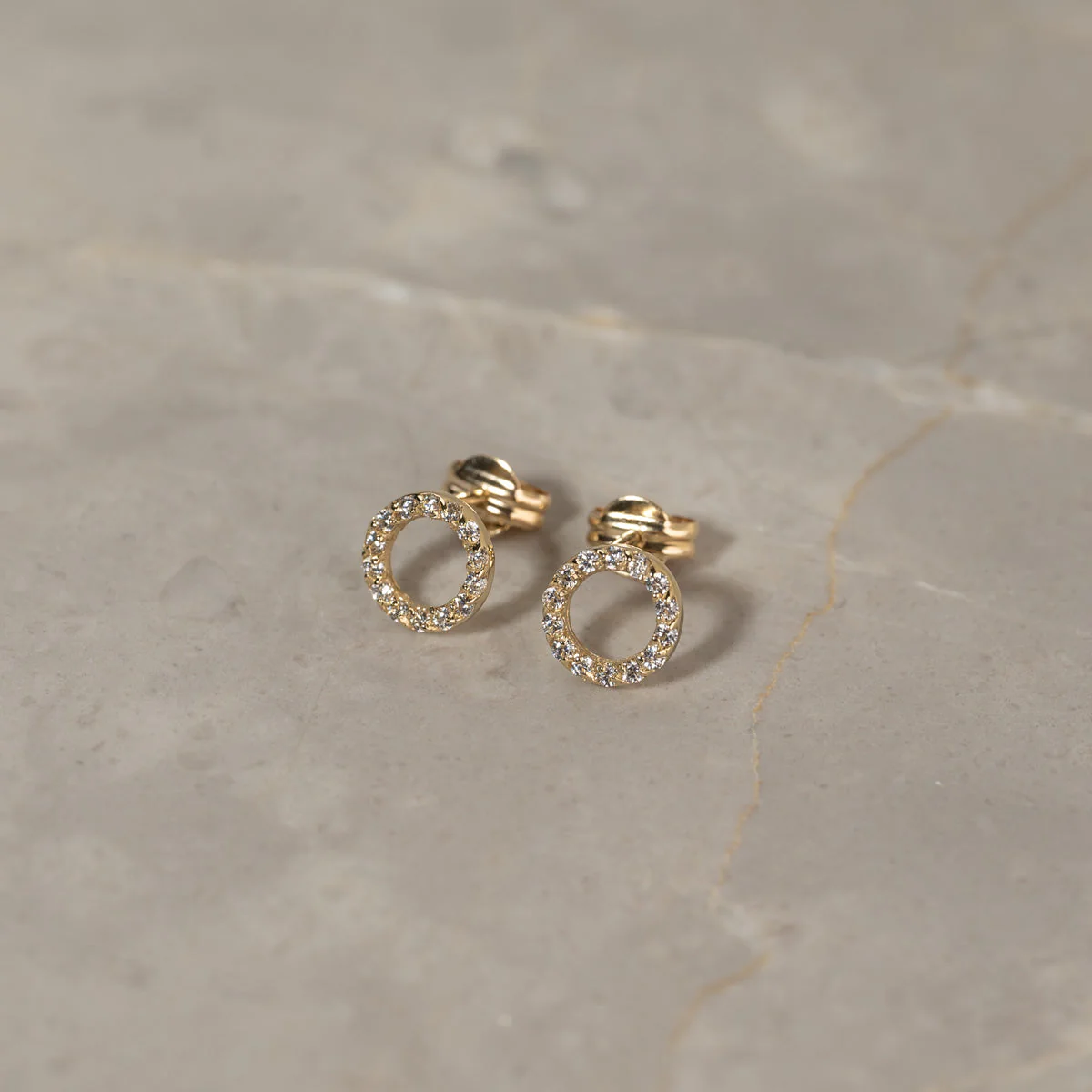 GLORIA CRYSTAL SOLID GOLD EARRING