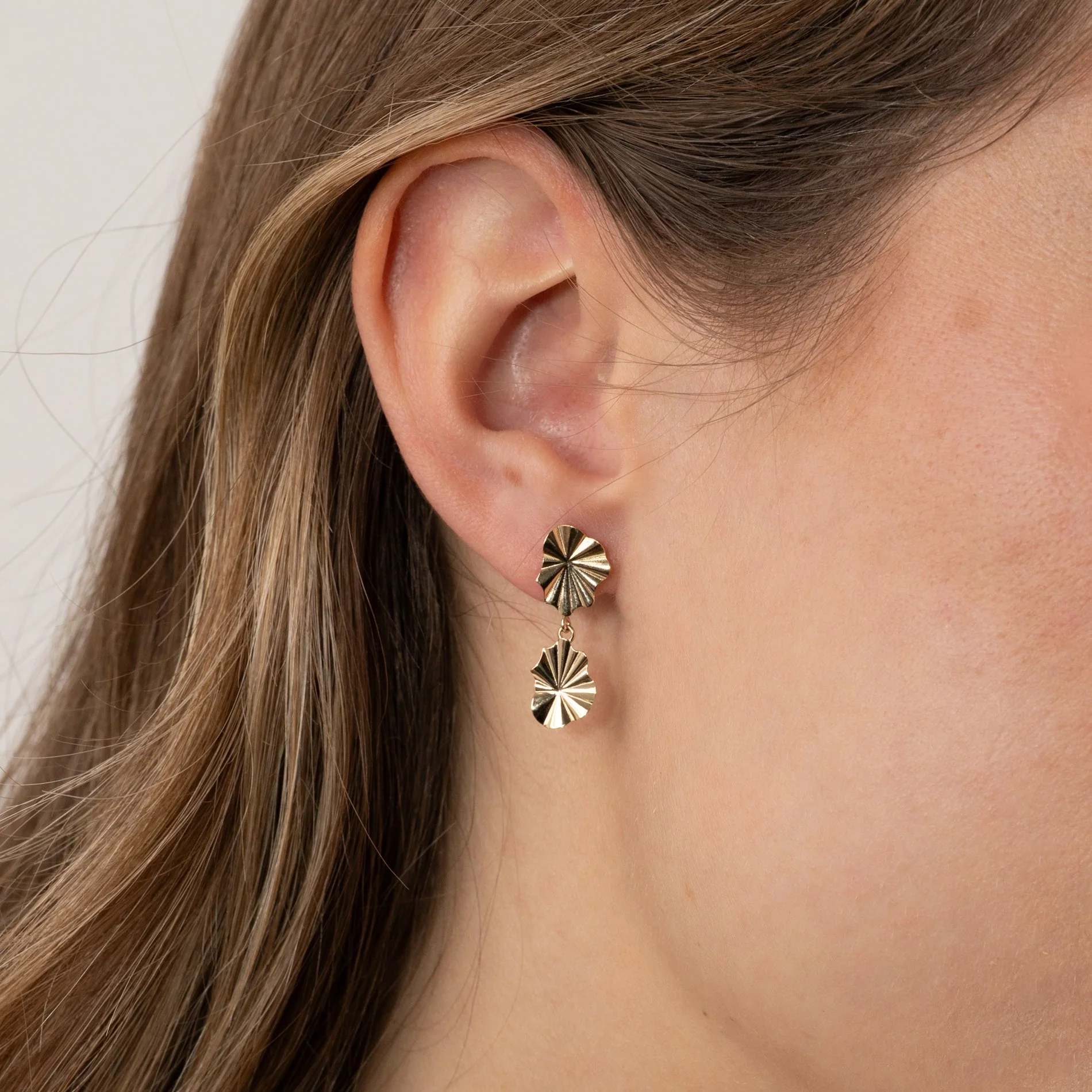 GRACE SOLID GOLD EARRING - Image 2