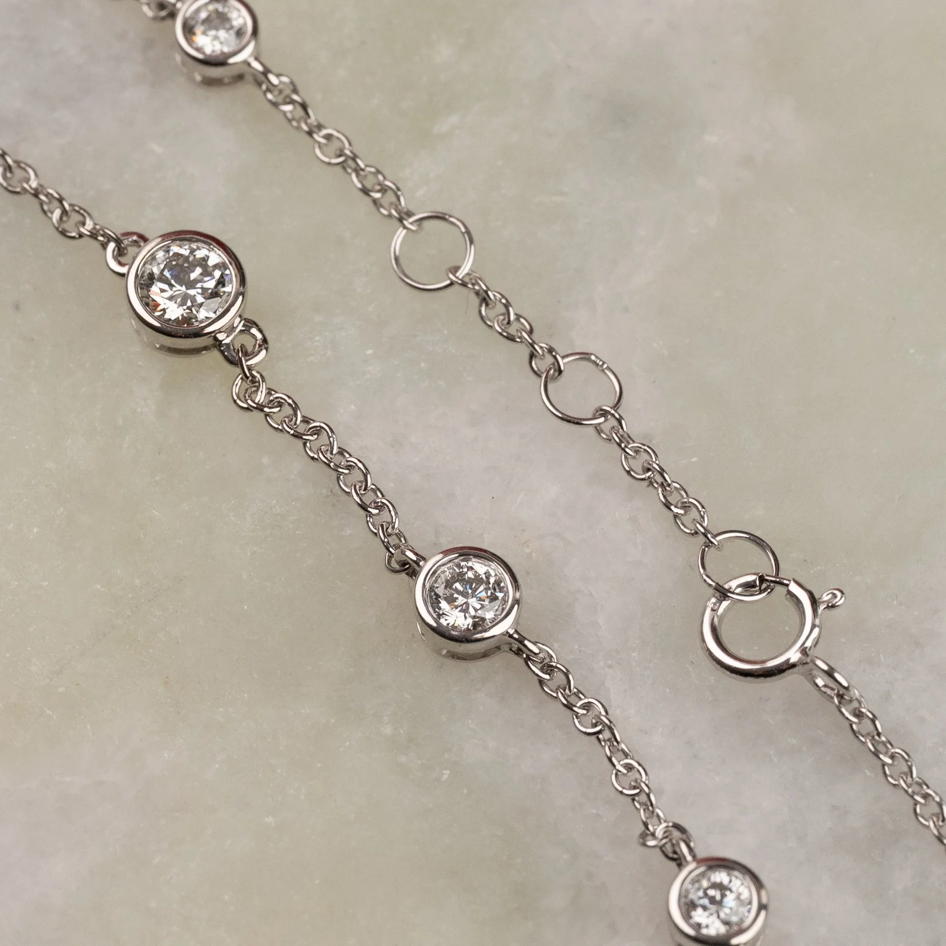 GRADUATING BEZEL-SET LAB-DIAMOND BRACELET - 0.75ct - WG - Image 4