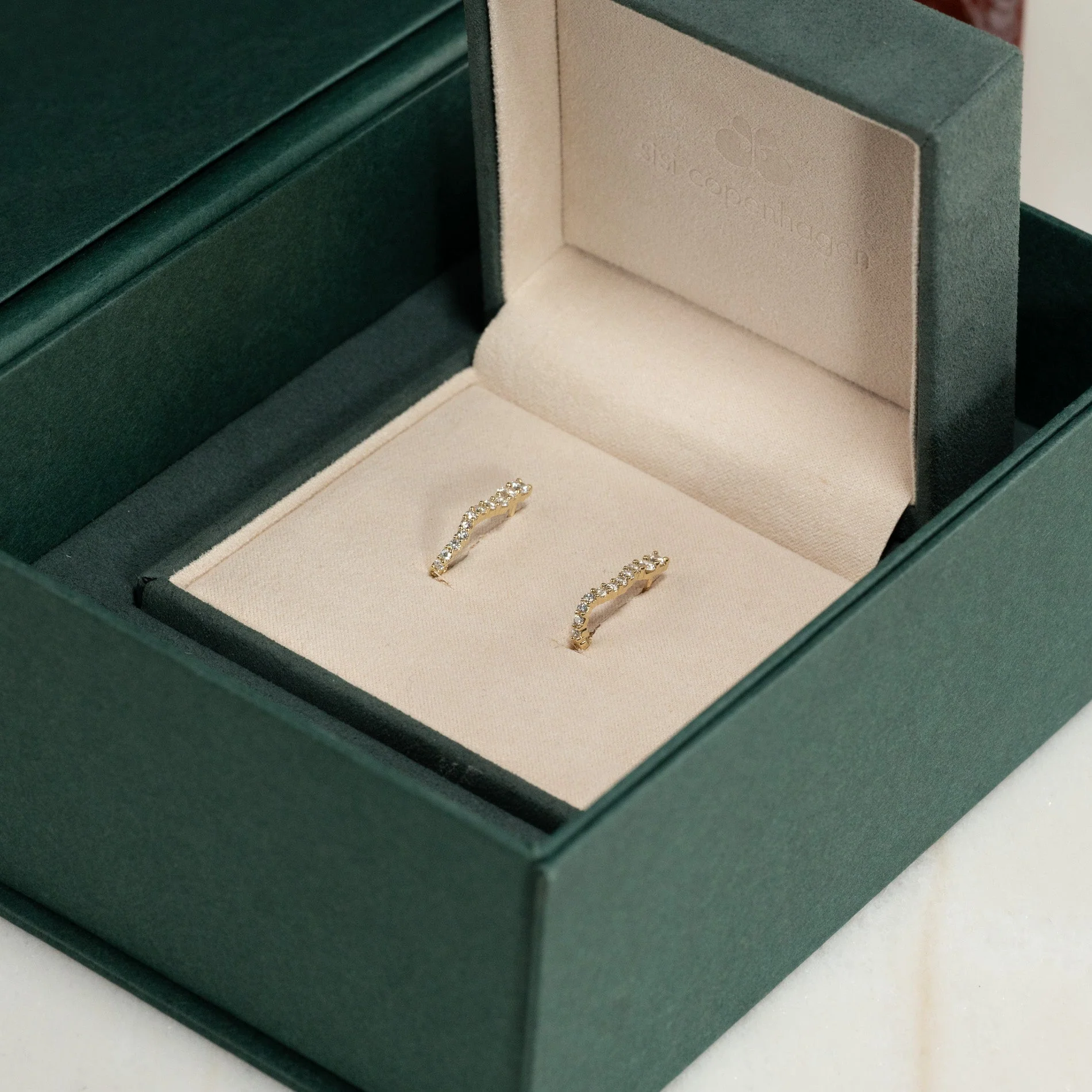 GRADUATING CURVED LAB-DIAMOND CREOL EARRING - 0.9ct - YG - Image 12