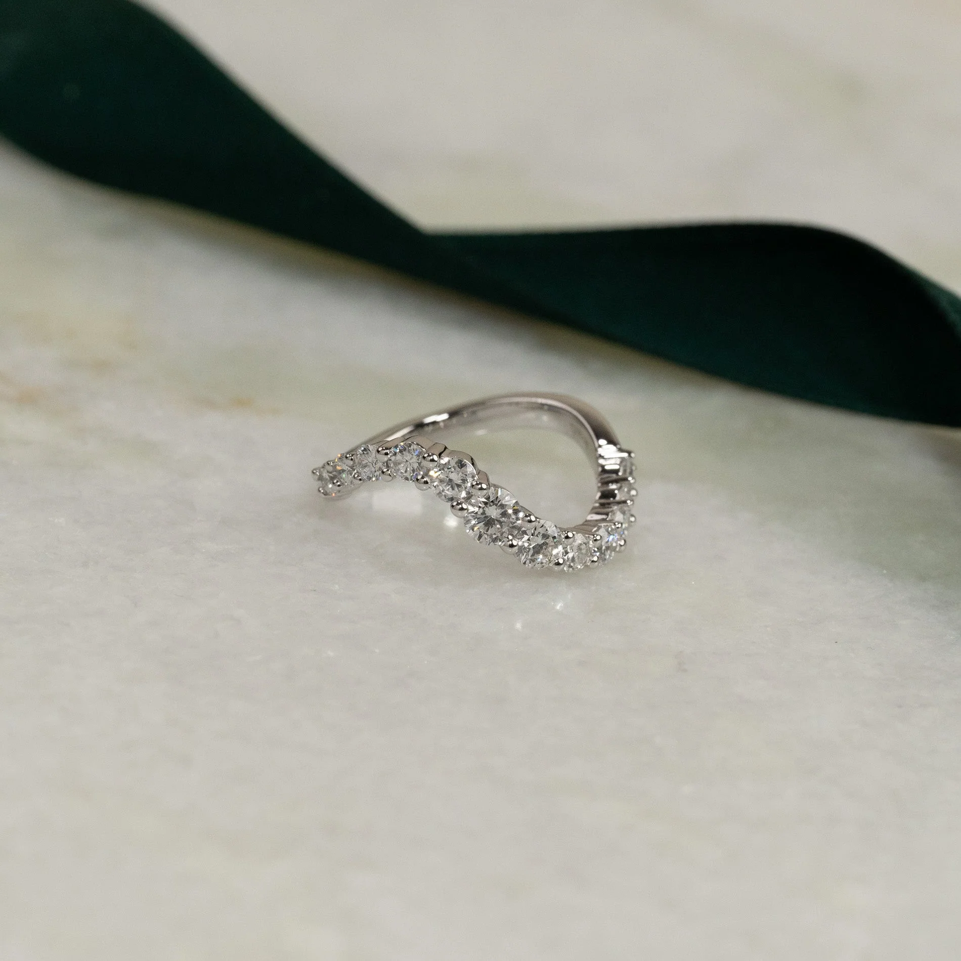 GRADUATING CURVED DIAMOND RING - Image 2