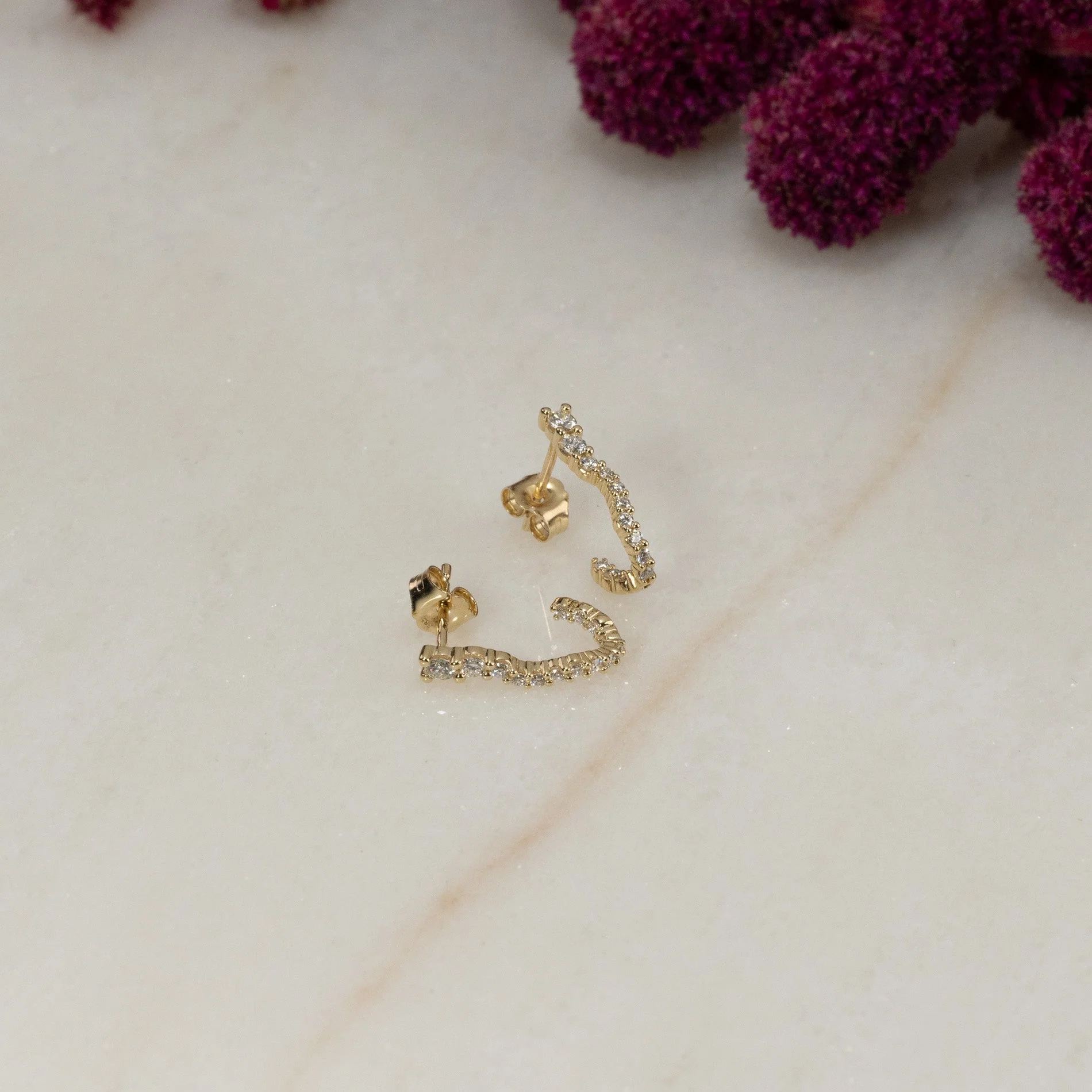 GRADUATING CURVED LAB-DIAMOND CREOL EARRING - Image 8