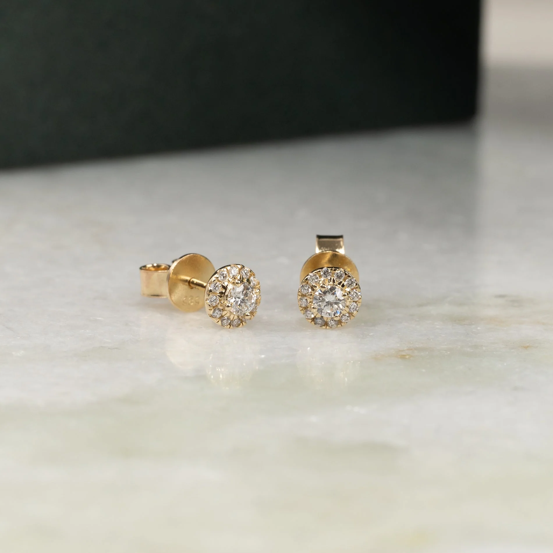 HALO LAB-DIAMOND STUD EARRING - Image 6