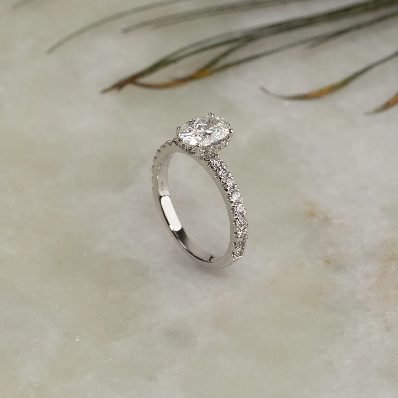 HIDDEN HALO OVAL-CUT ALLIANCE LAB-DIAMOND RING - 1.5ct - WG