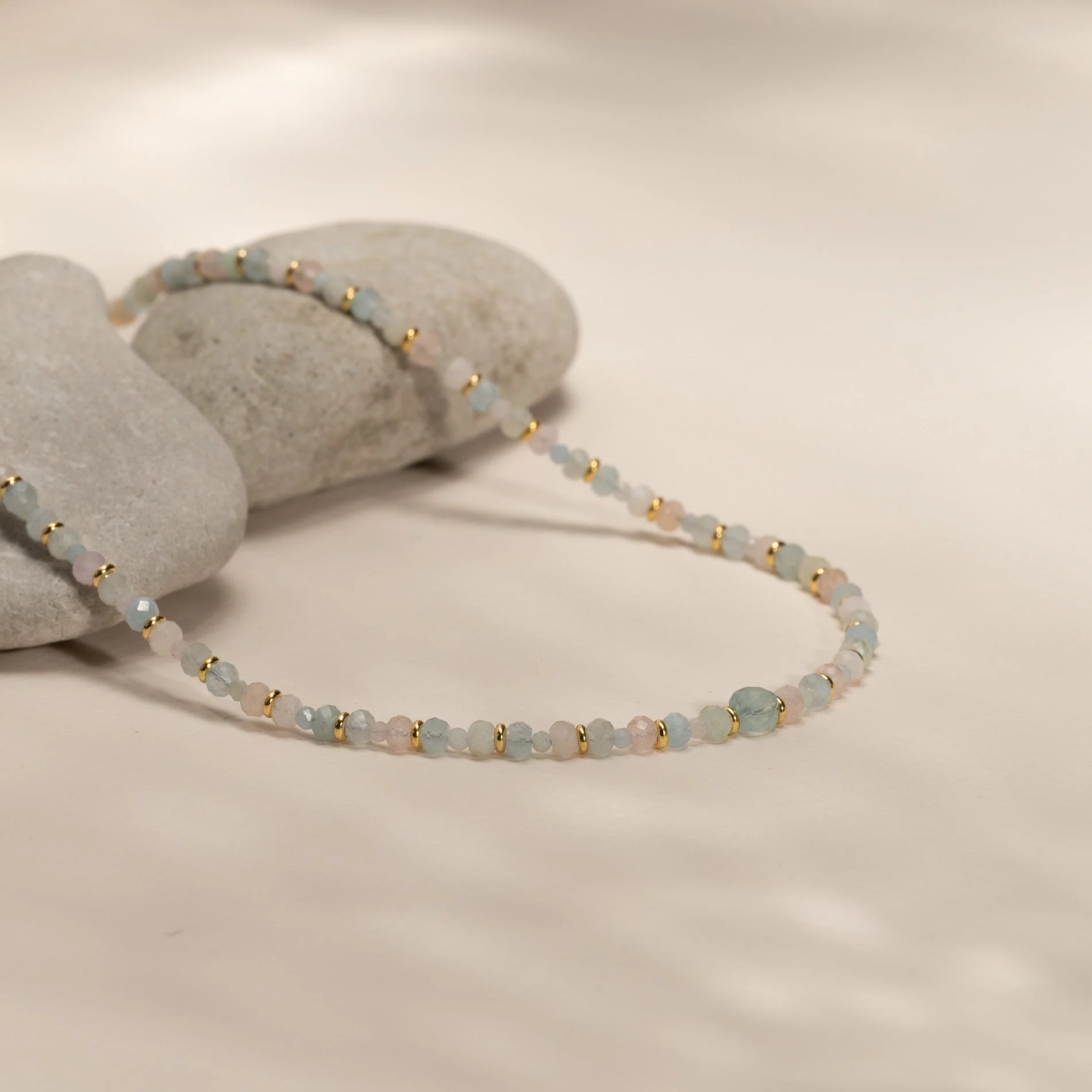 ISLA MORGANITE GOLDEN NECKLACE