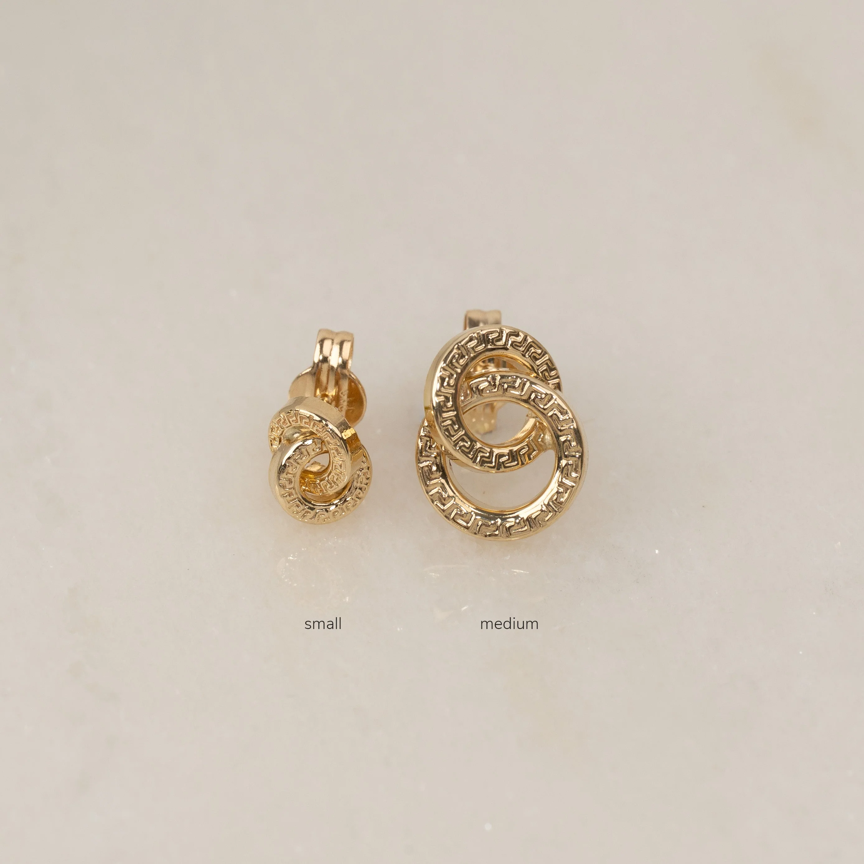 JOSEFINE SMALL SOLID GOLD STUD EARRING - Image 4