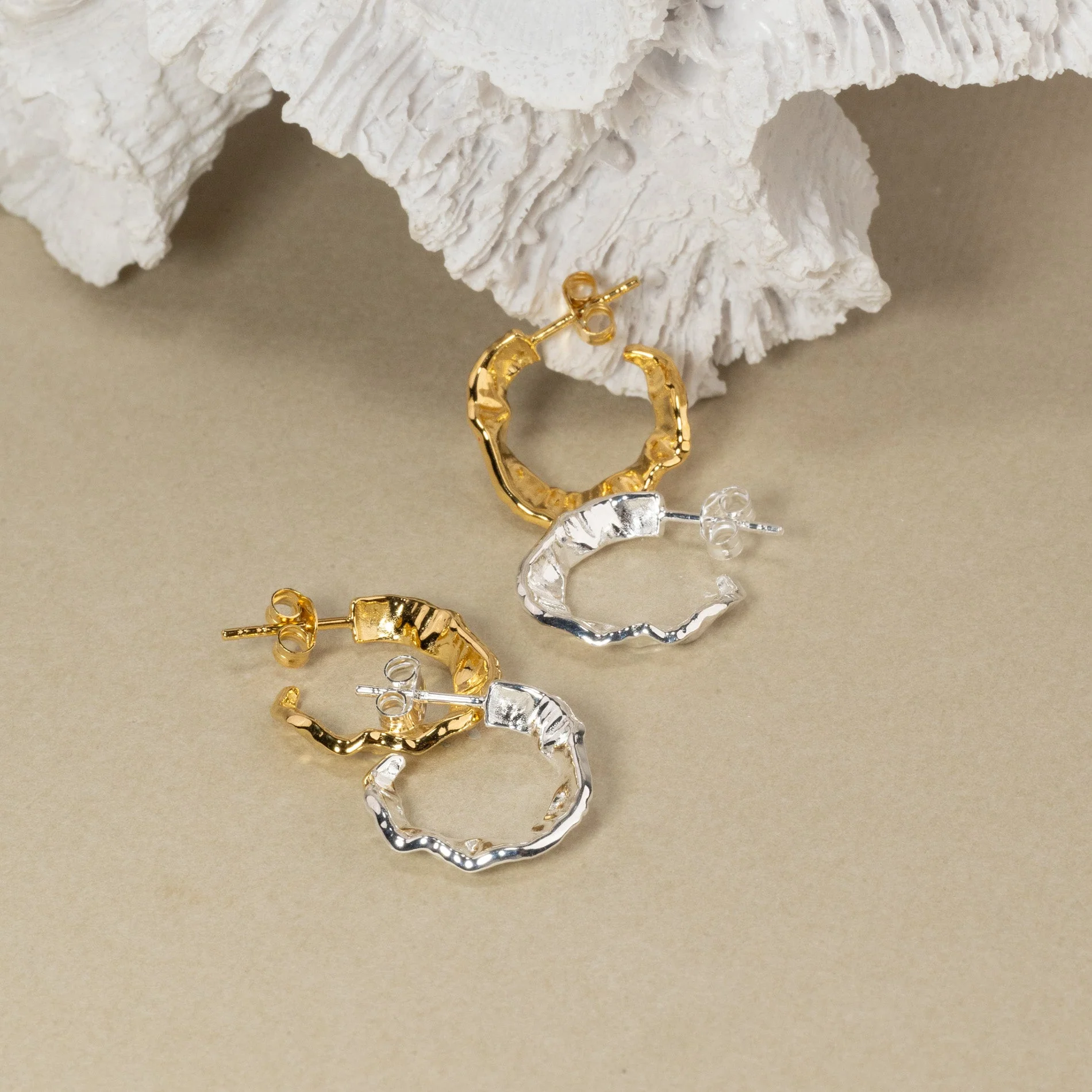 JULIE GOLDEN CREOL EARRING - Image 7
