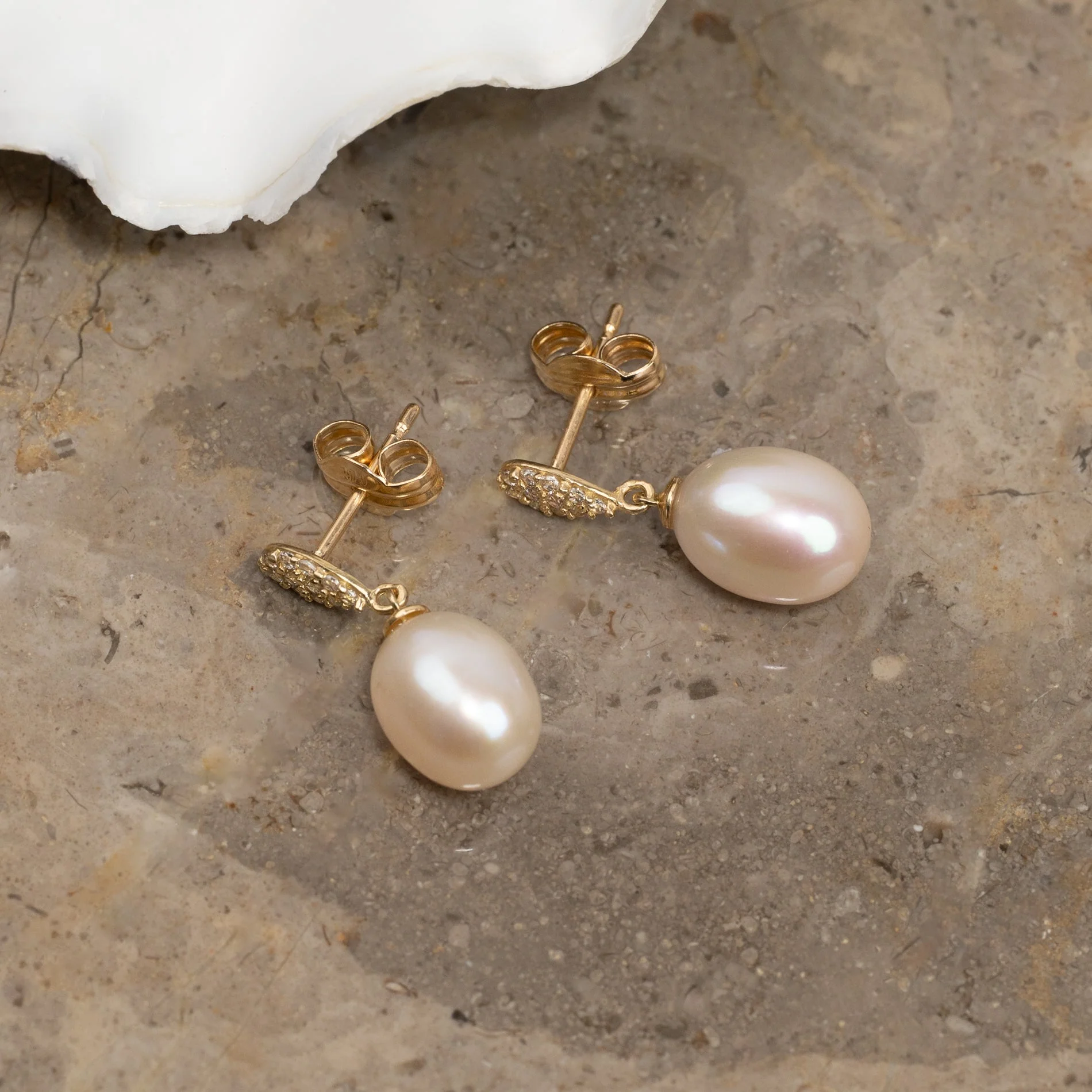 LAURA PEARL CRYSTAL SOLID GOLD STUD EARRING - Image 2