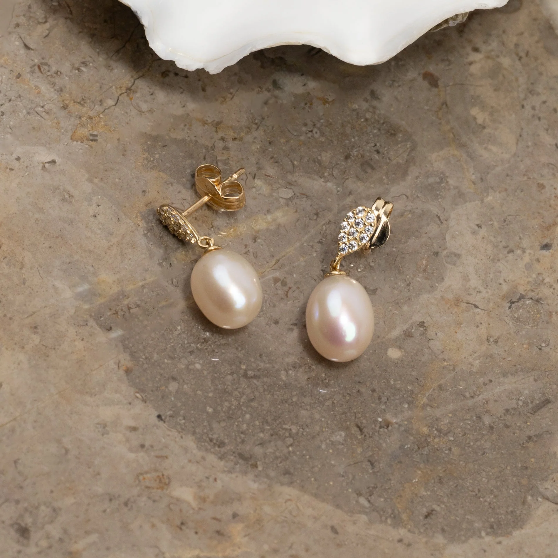 LAURA PEARL CRYSTAL SOLID GOLD STUD EARRING - Image 3
