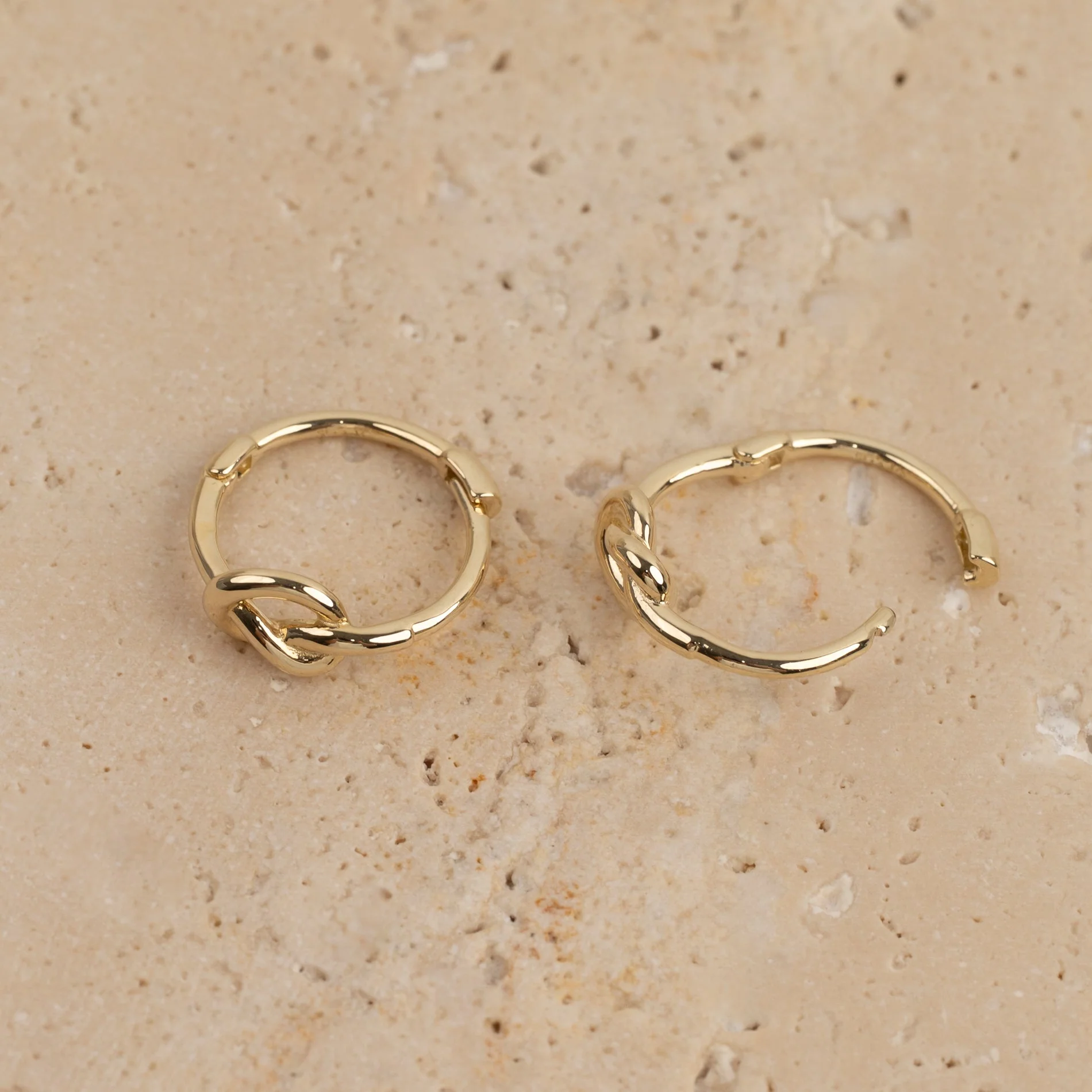 LILY SOLID GOLD CREOL EARRING - Image 4