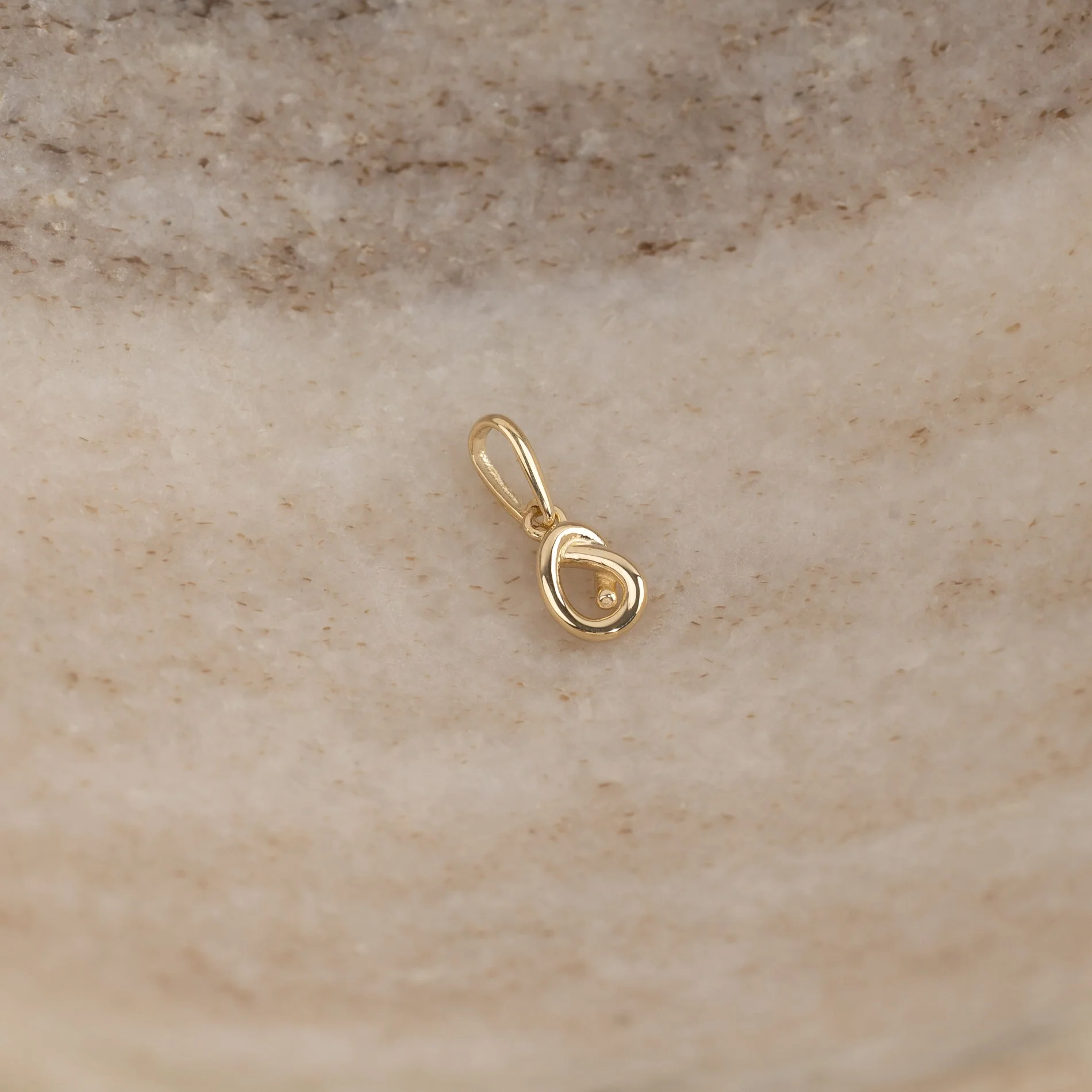 LILY SOLID GOLD PENDANT