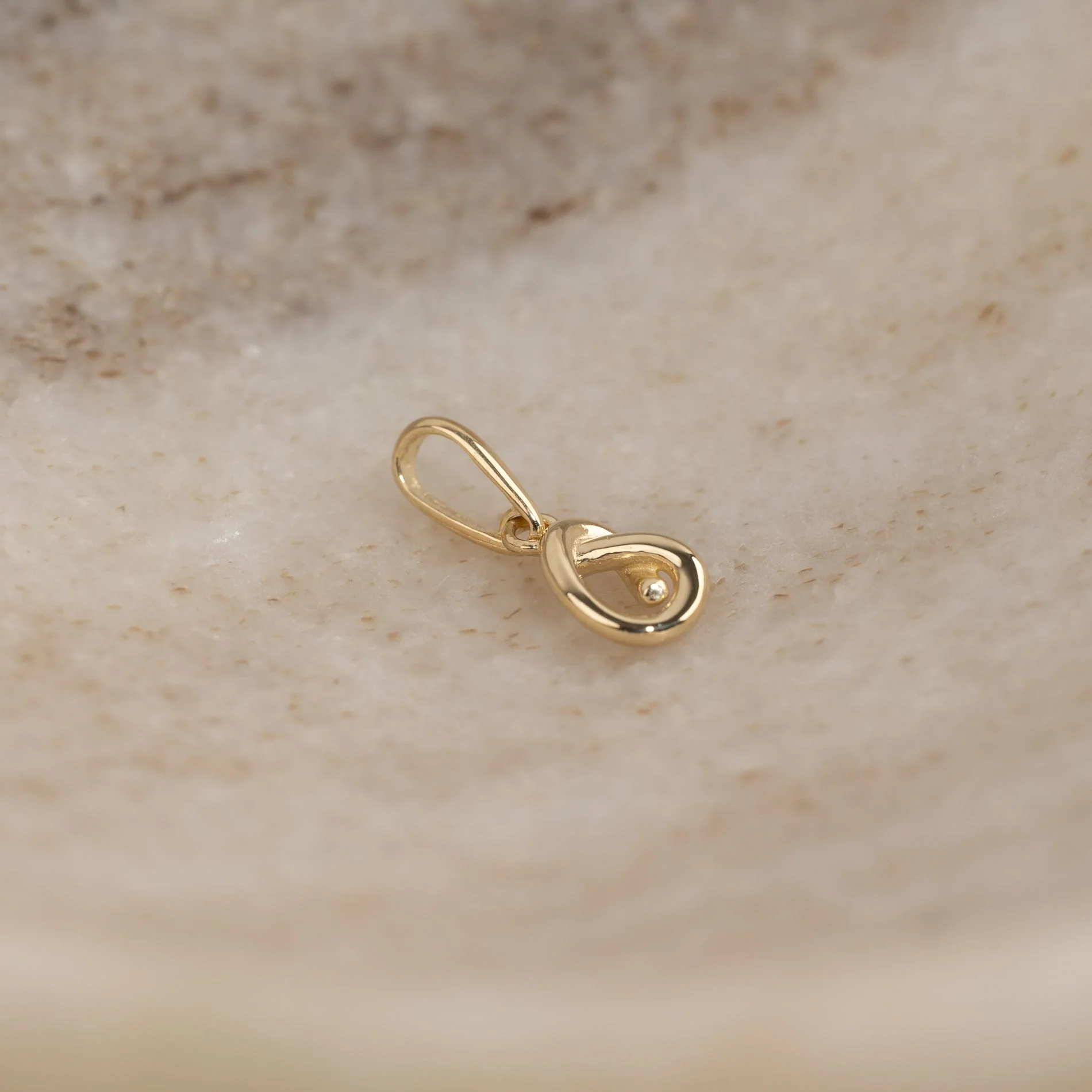 LILY SOLID GOLD PENDANT - Image 2