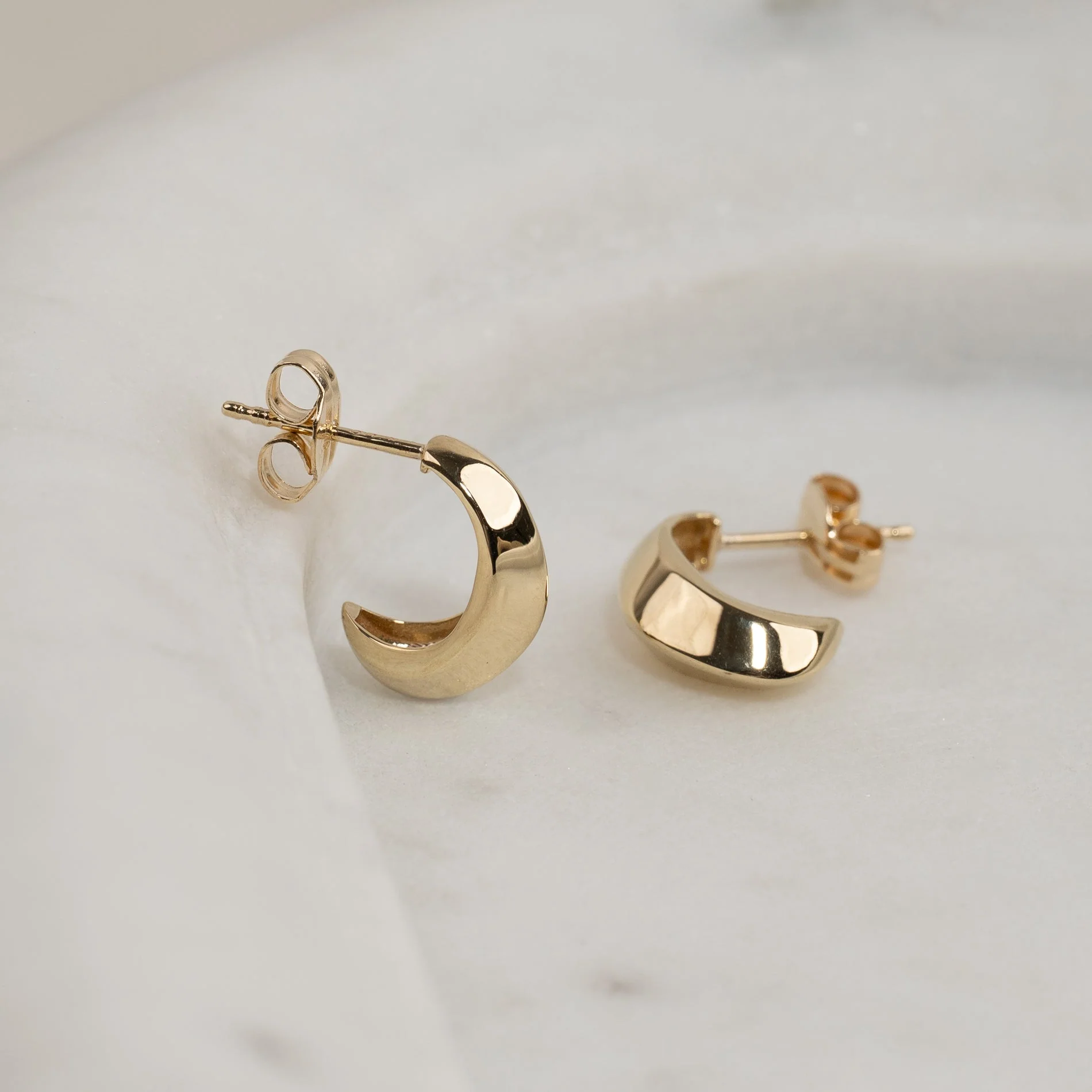 LINEA SOLID GOLD CREOL EARRING - Image 2