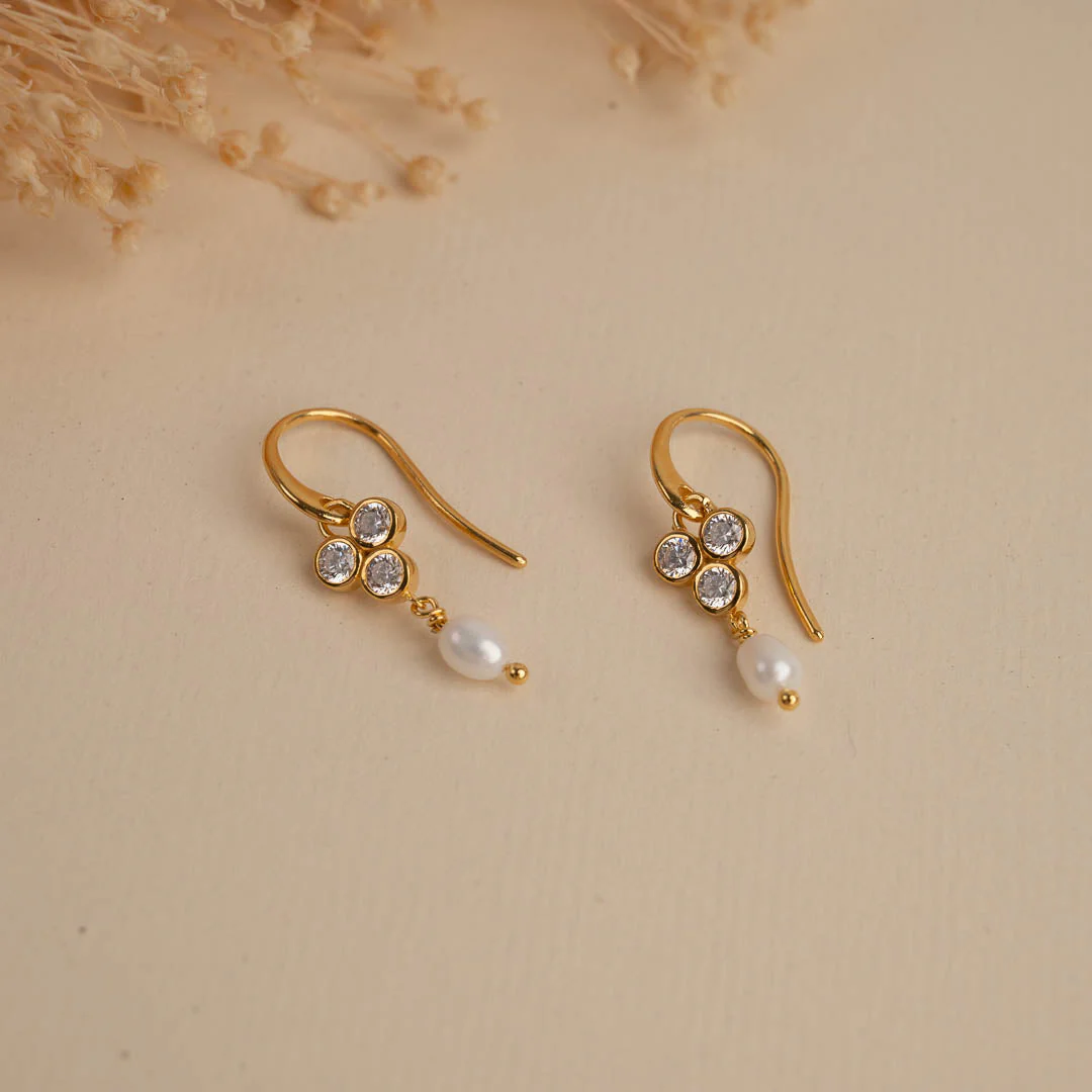 LOUISE PEARL GOLDEN EARRING
