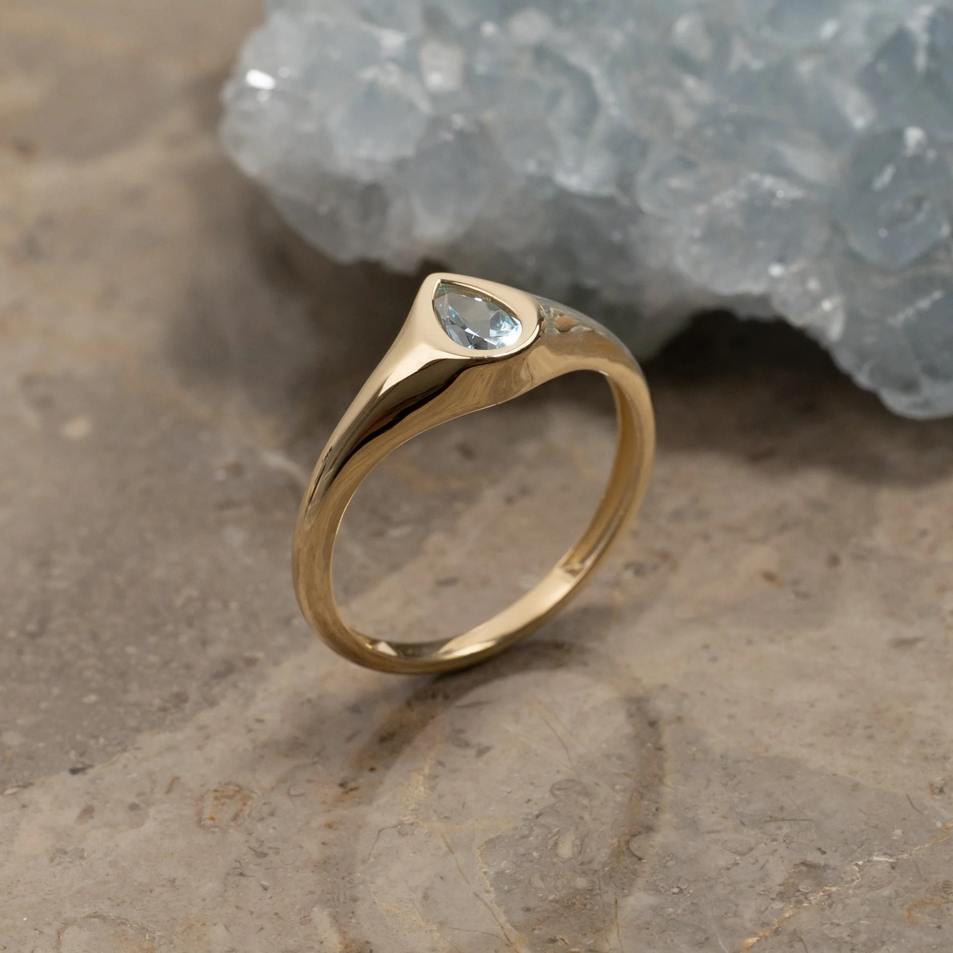 LUNA BLUE TOPAZ SOLID GOLD RING - Image 2