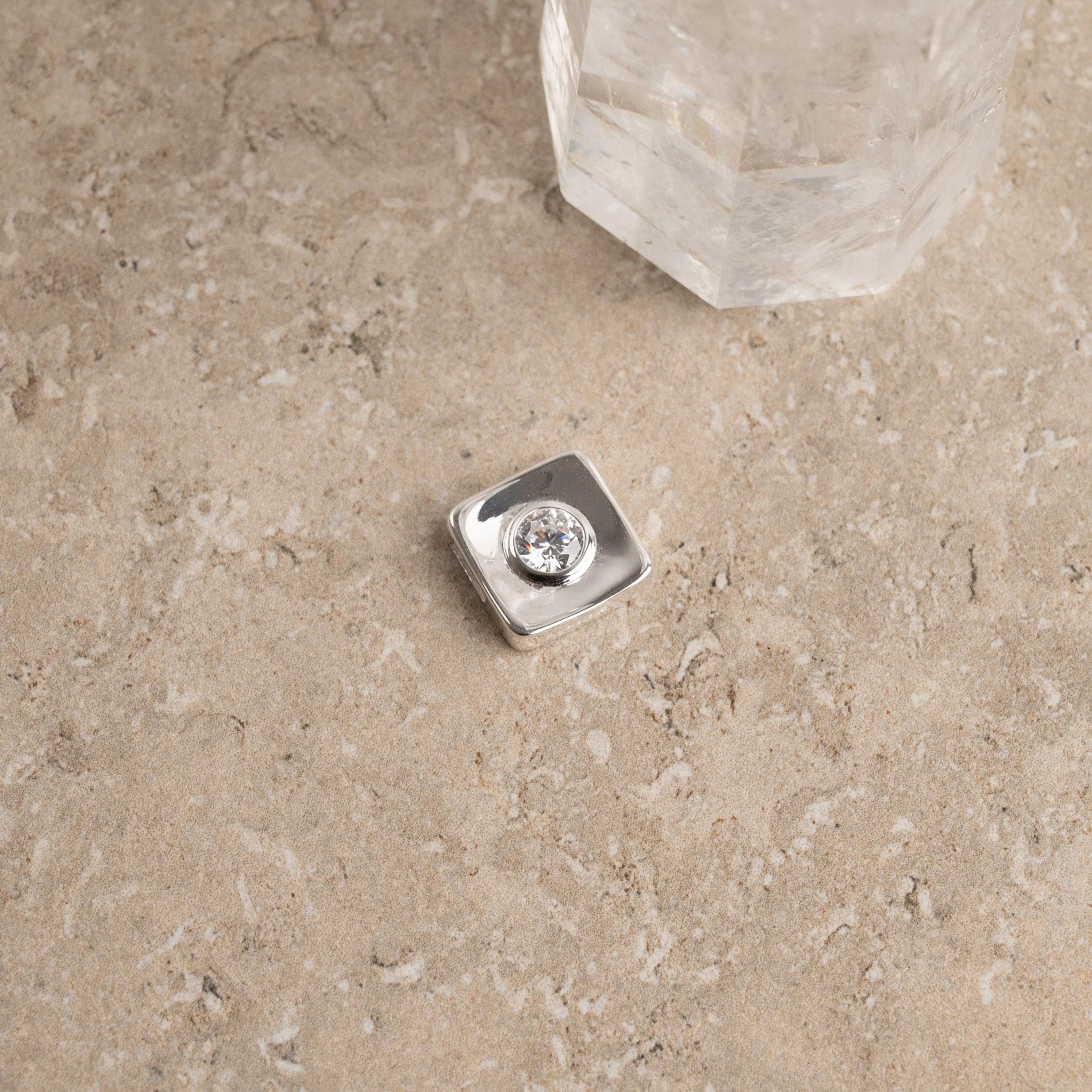 MAE CRYSTAL SILVER PENDANT