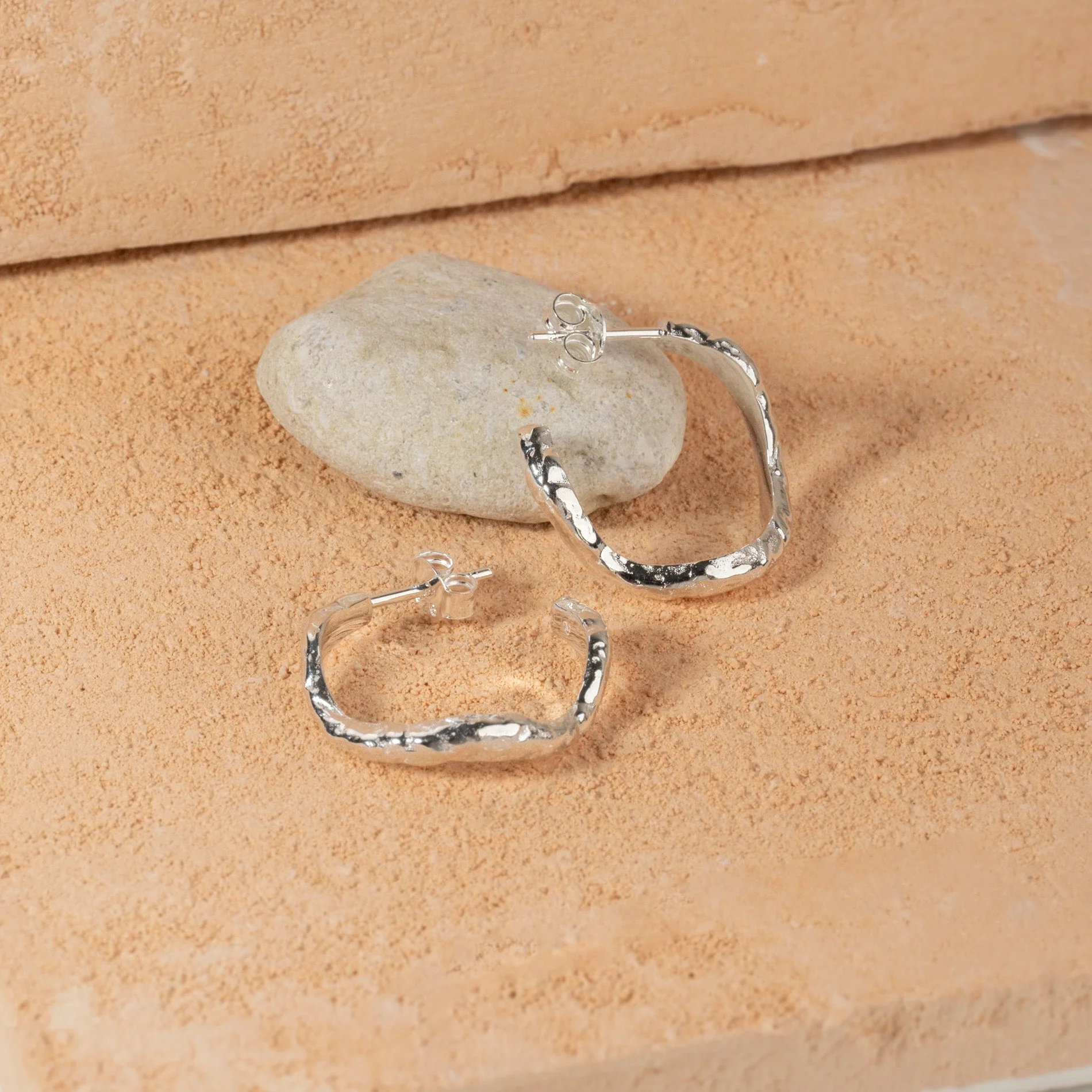 MAIA SILVER CREOL EARRING