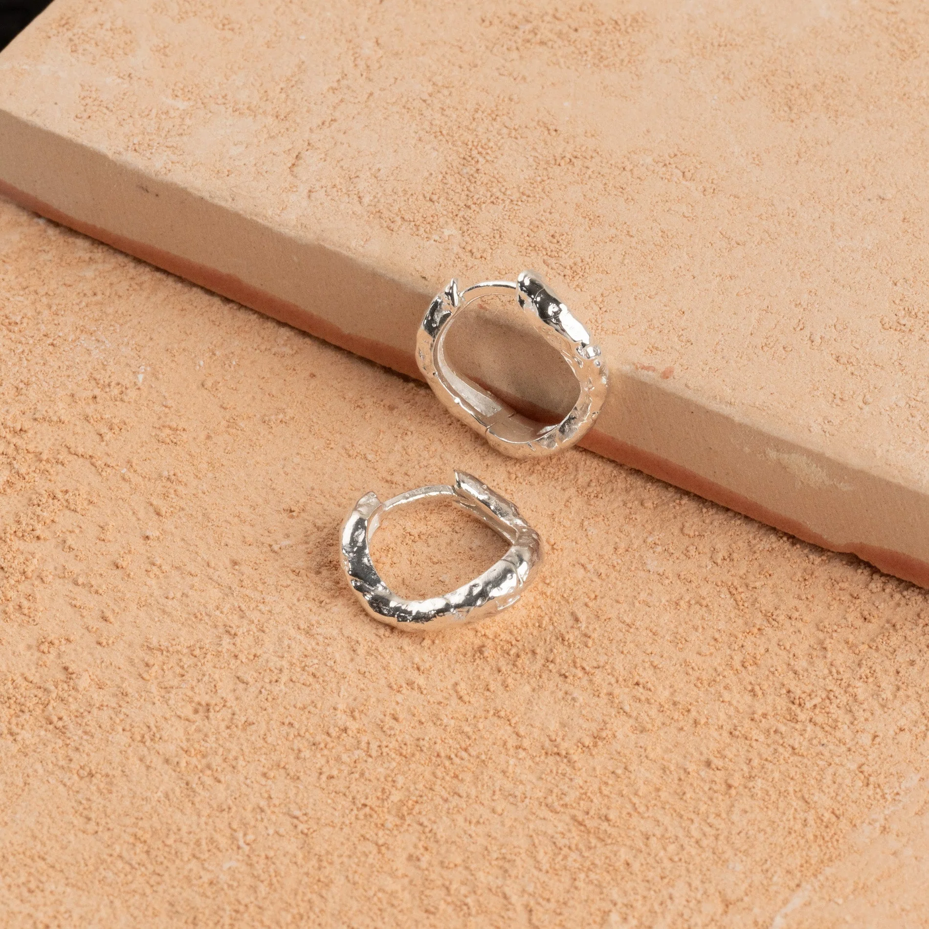 MAIA SILVER HUGGIE EARRING