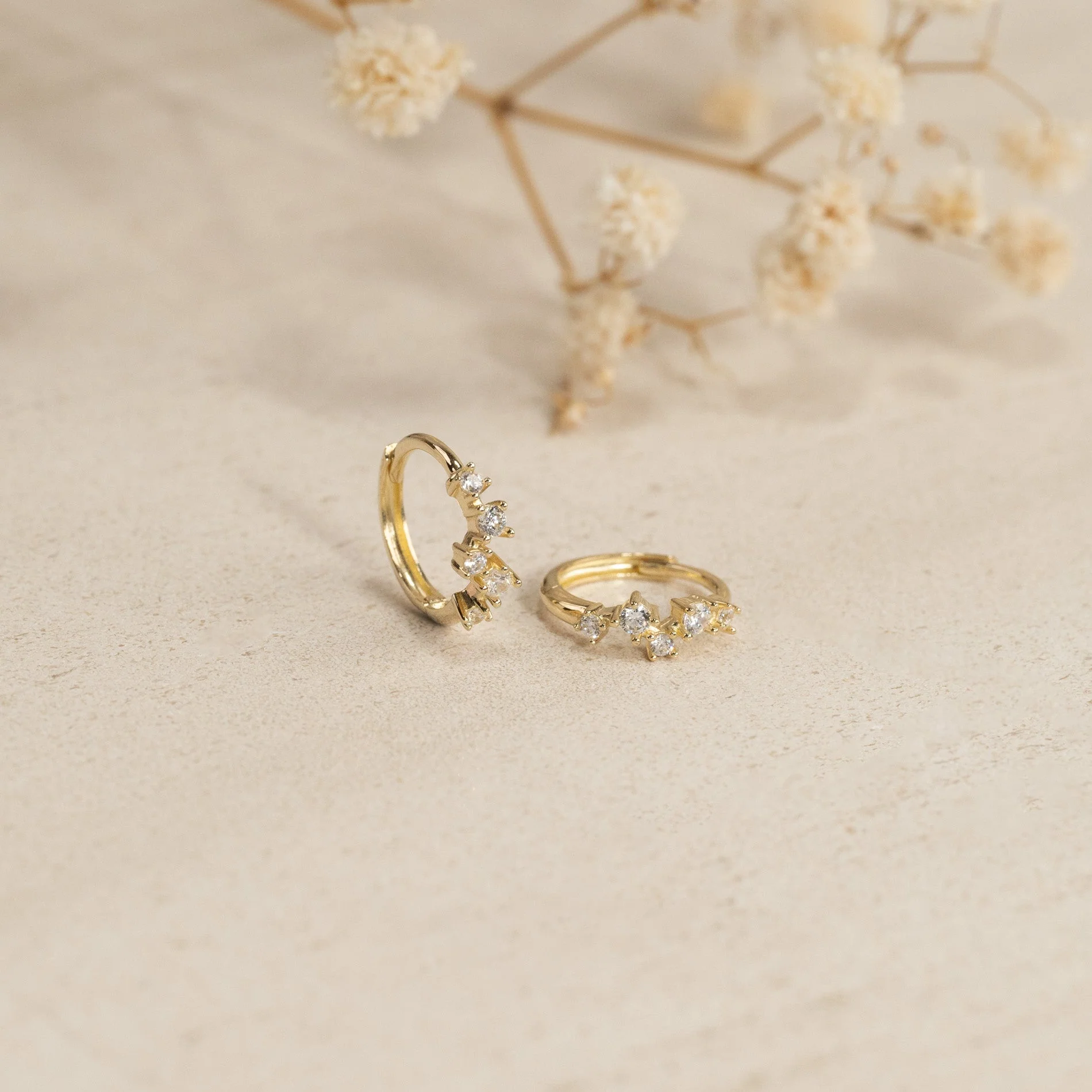 MAISIE CRYSTAL SOLID GOLD CREOL EARRING