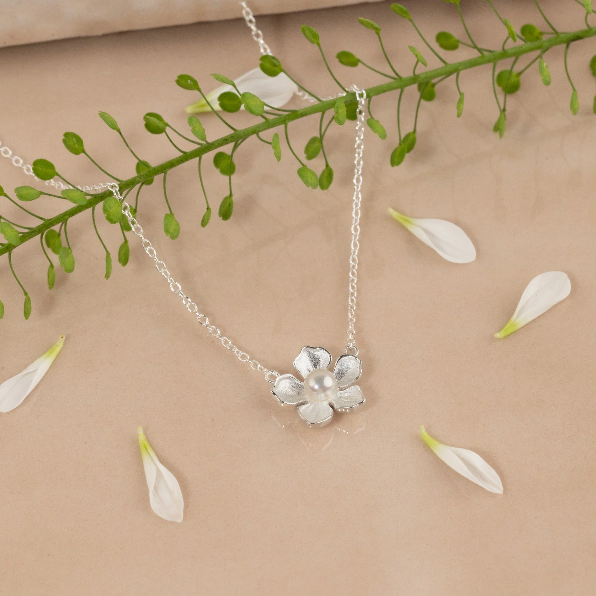 MONA PEARL SILVER CHAIN