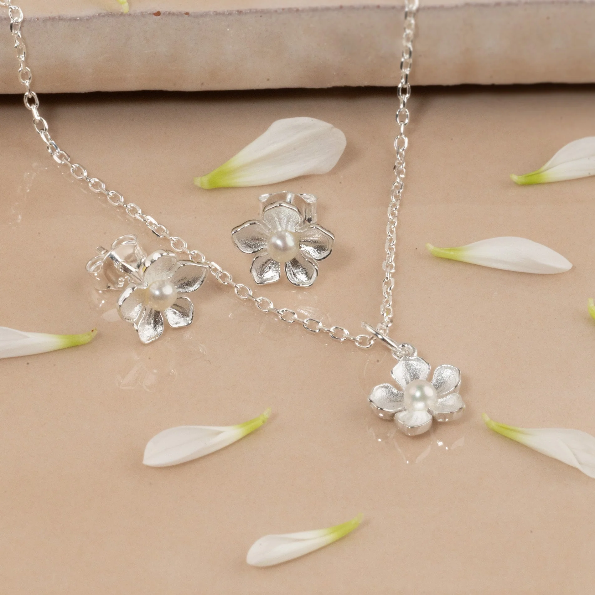 MONA PEARL SILVER PENDANT - Image 8