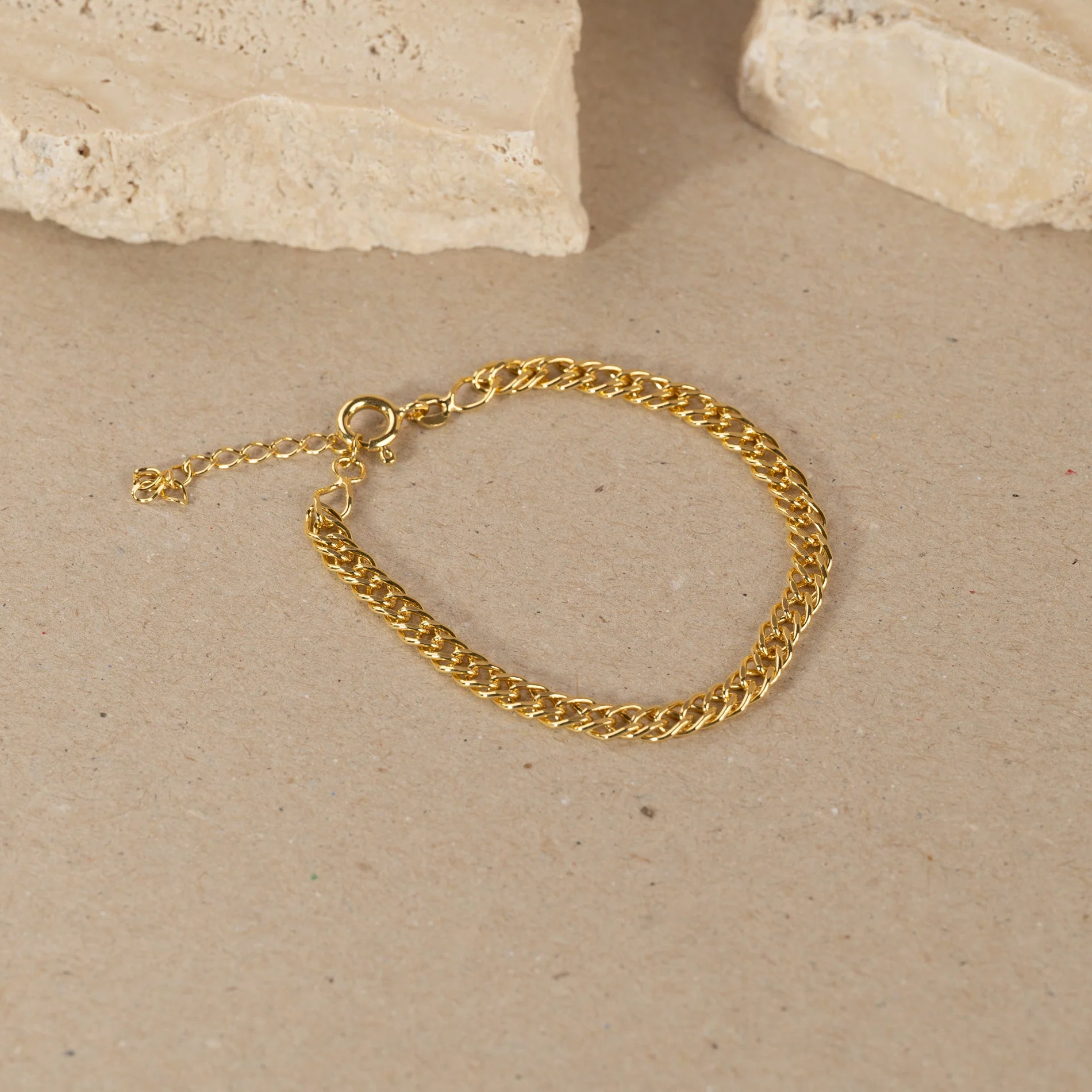 MYNTE LARGE GOLDEN BRACELET