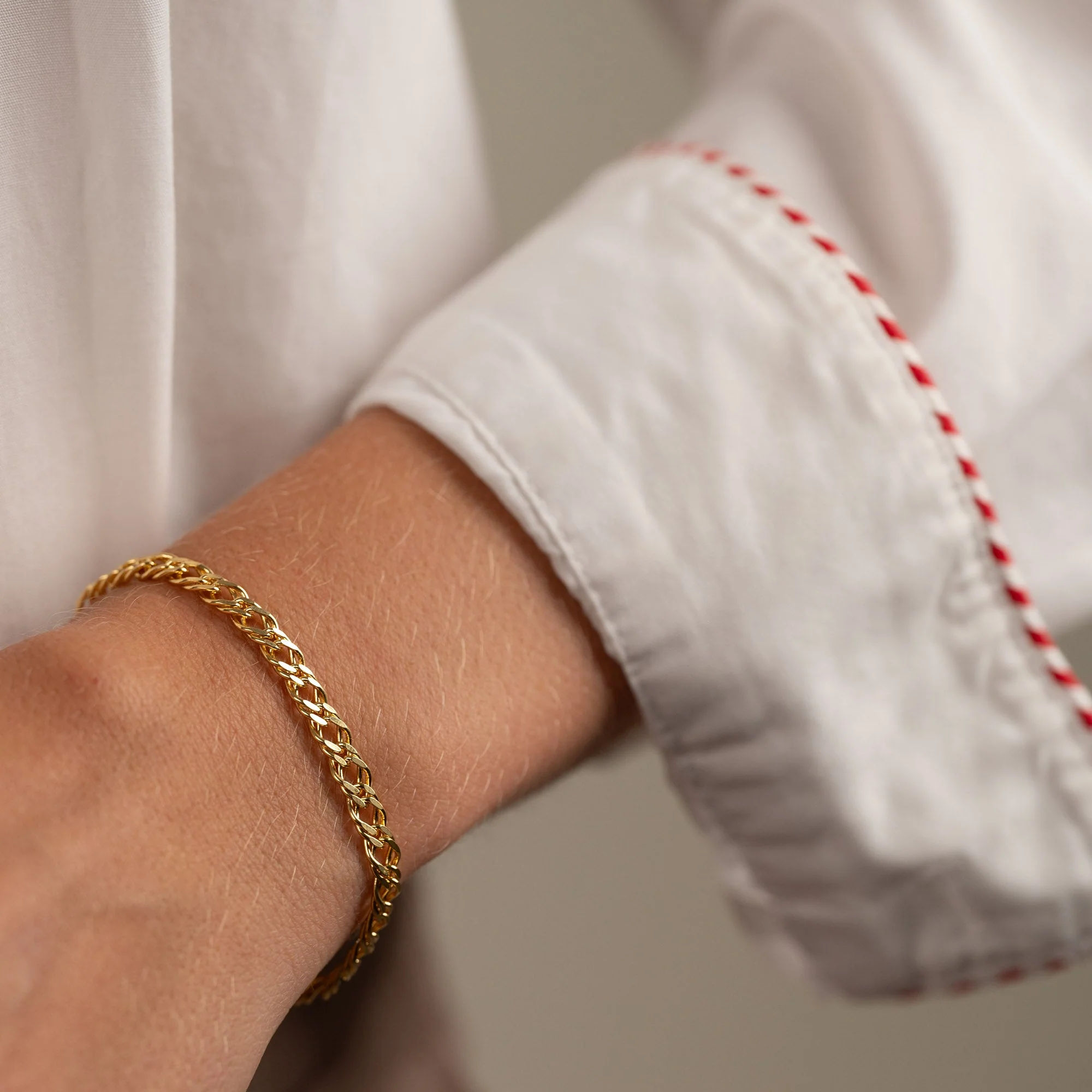 MYNTE LARGE GOLDEN BRACELET - Image 2