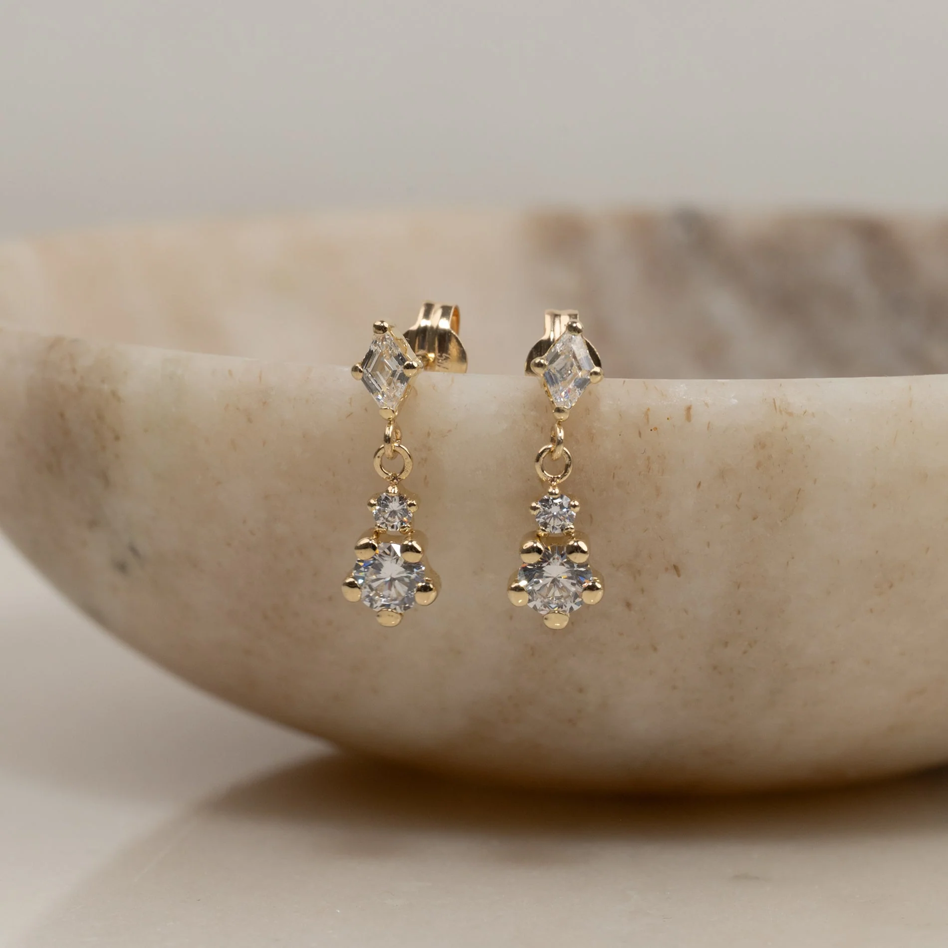 NAOMI CRYSTAL SOLID GOLD DROP EARRING