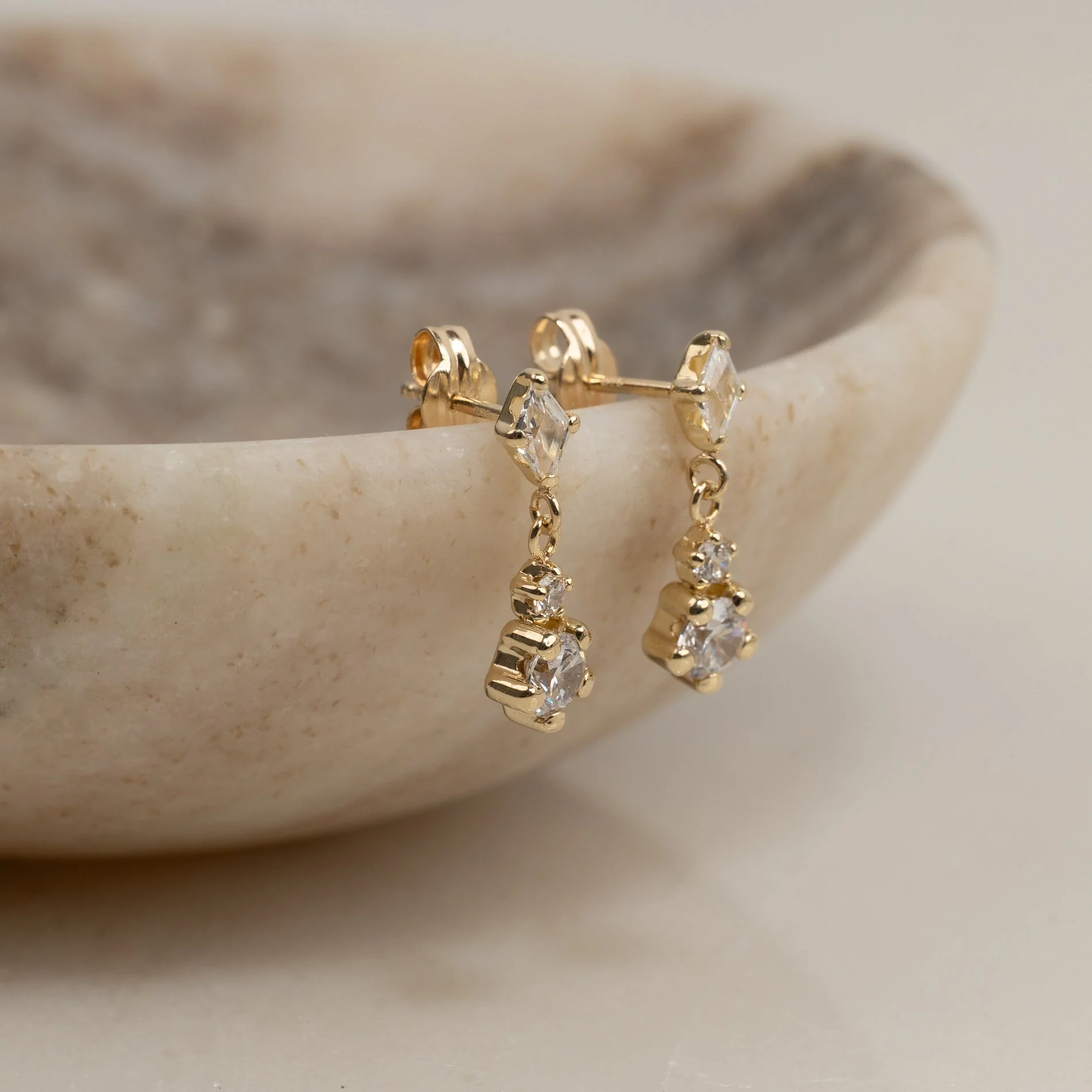 NAOMI CRYSTAL SOLID GOLD DROP EARRING - Image 4